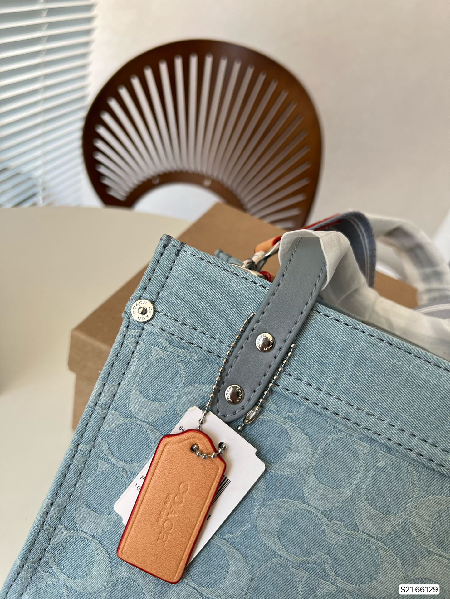 Co-BAG182