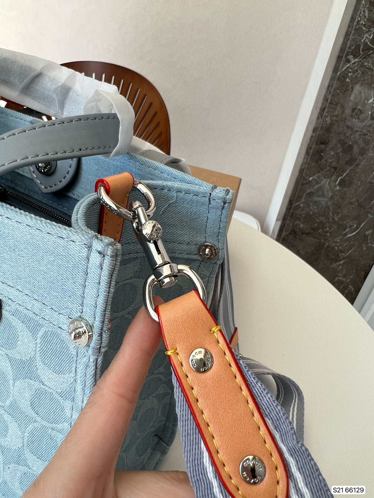 Co-BAG182