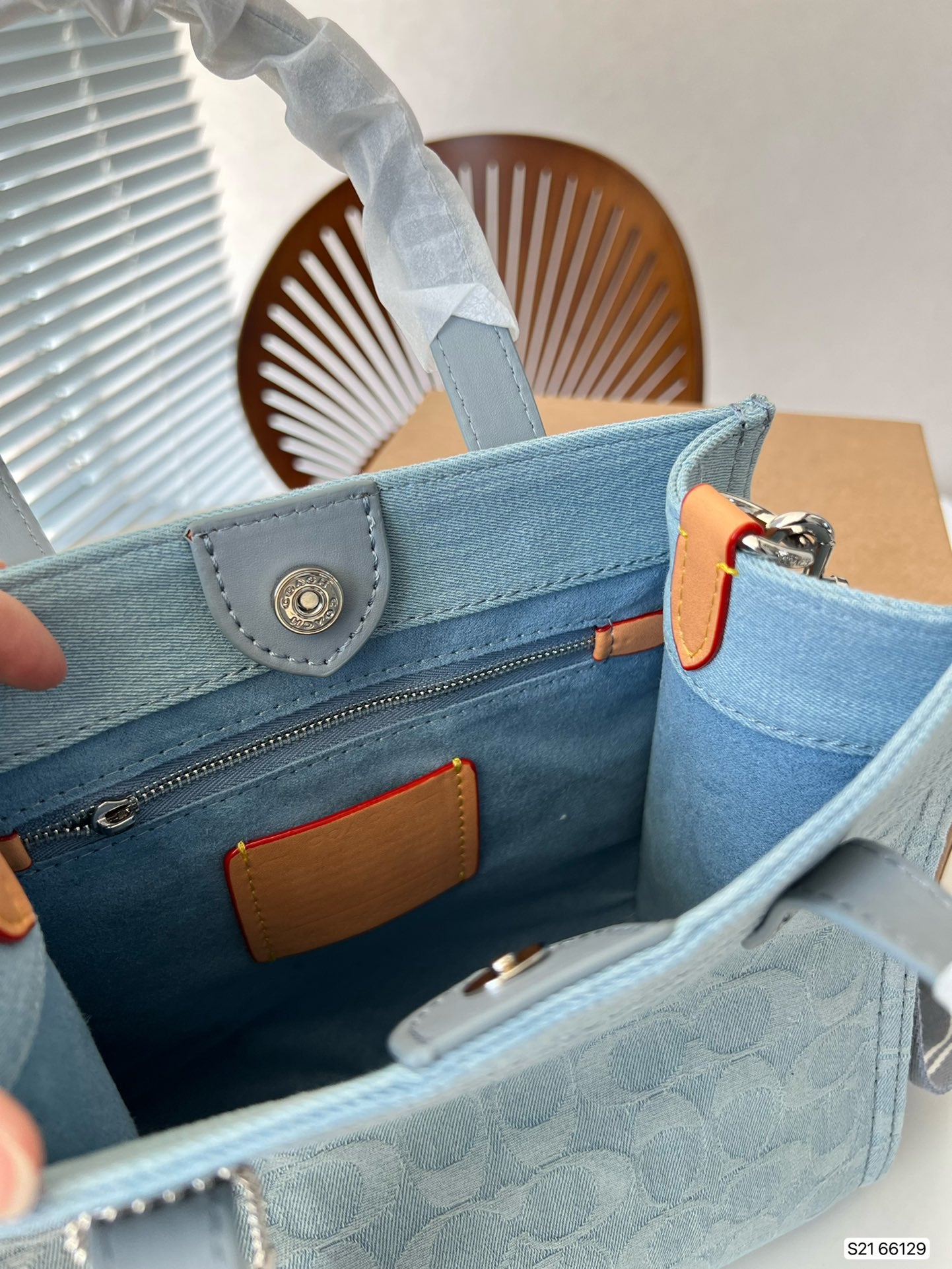Co-BAG182