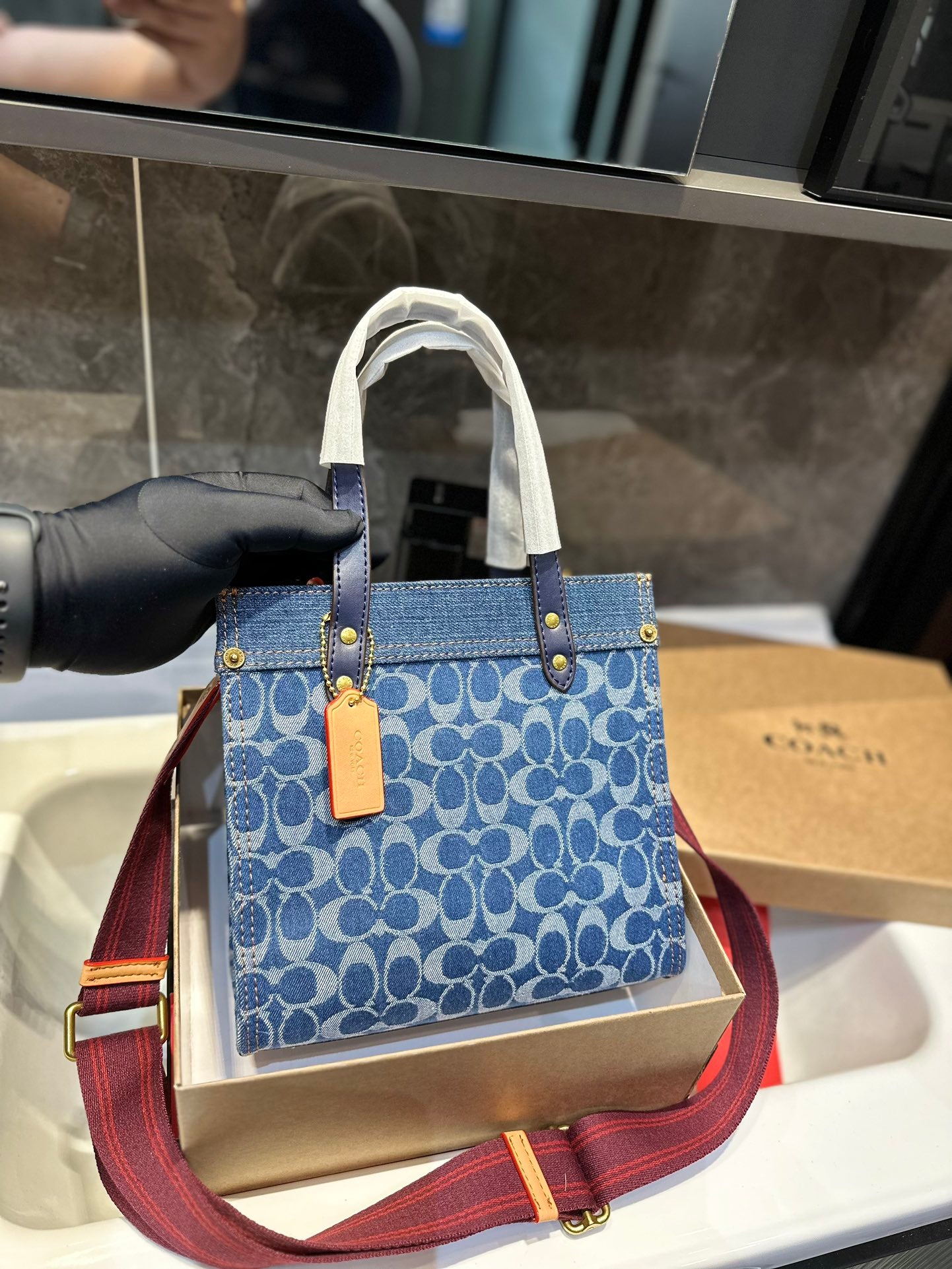 Co-BAG199