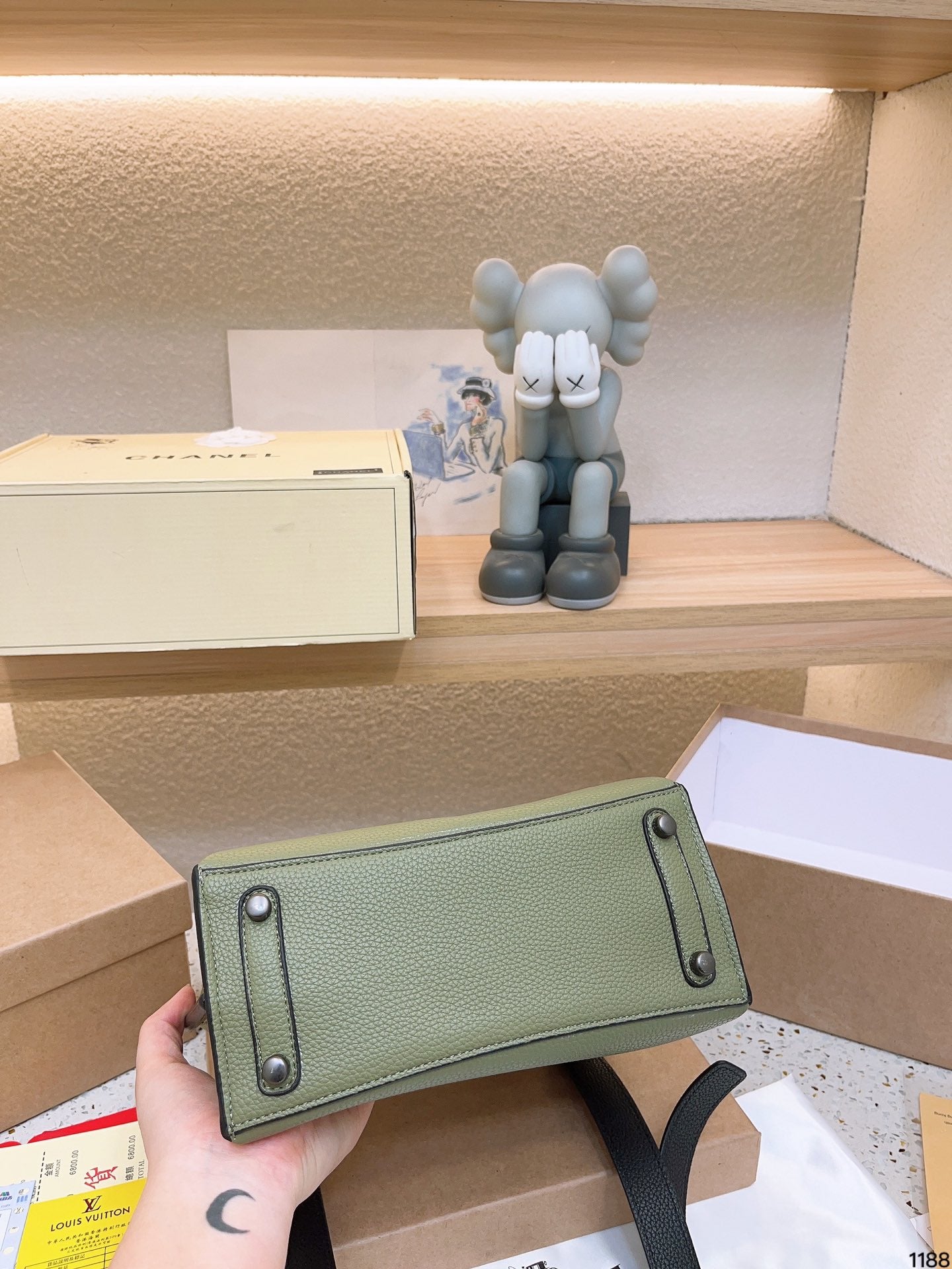 Co-BAG205