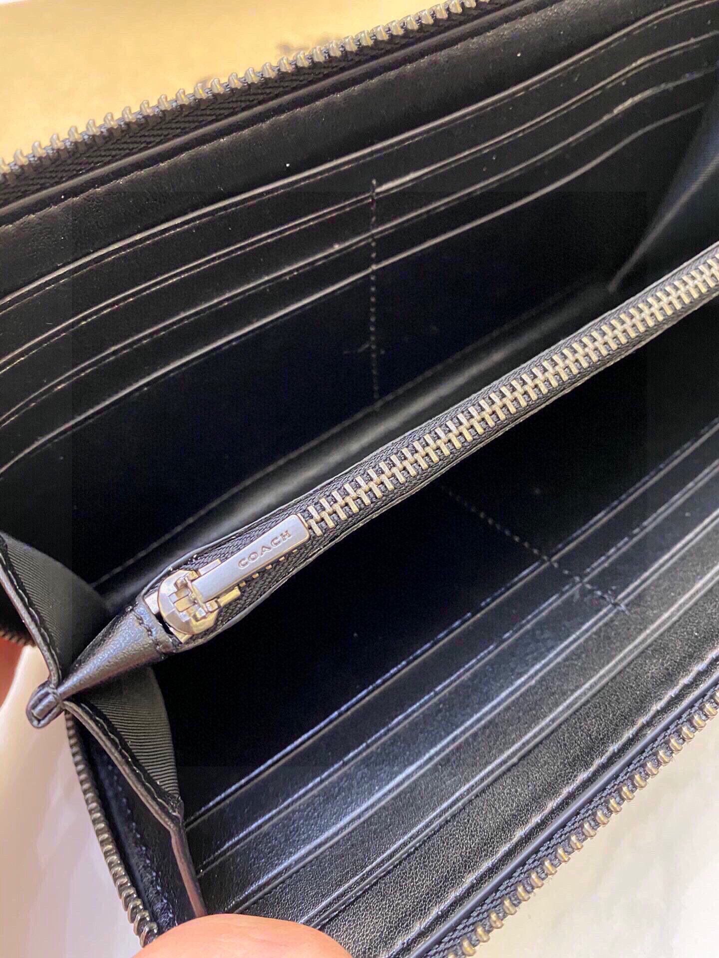 Co-BAG210