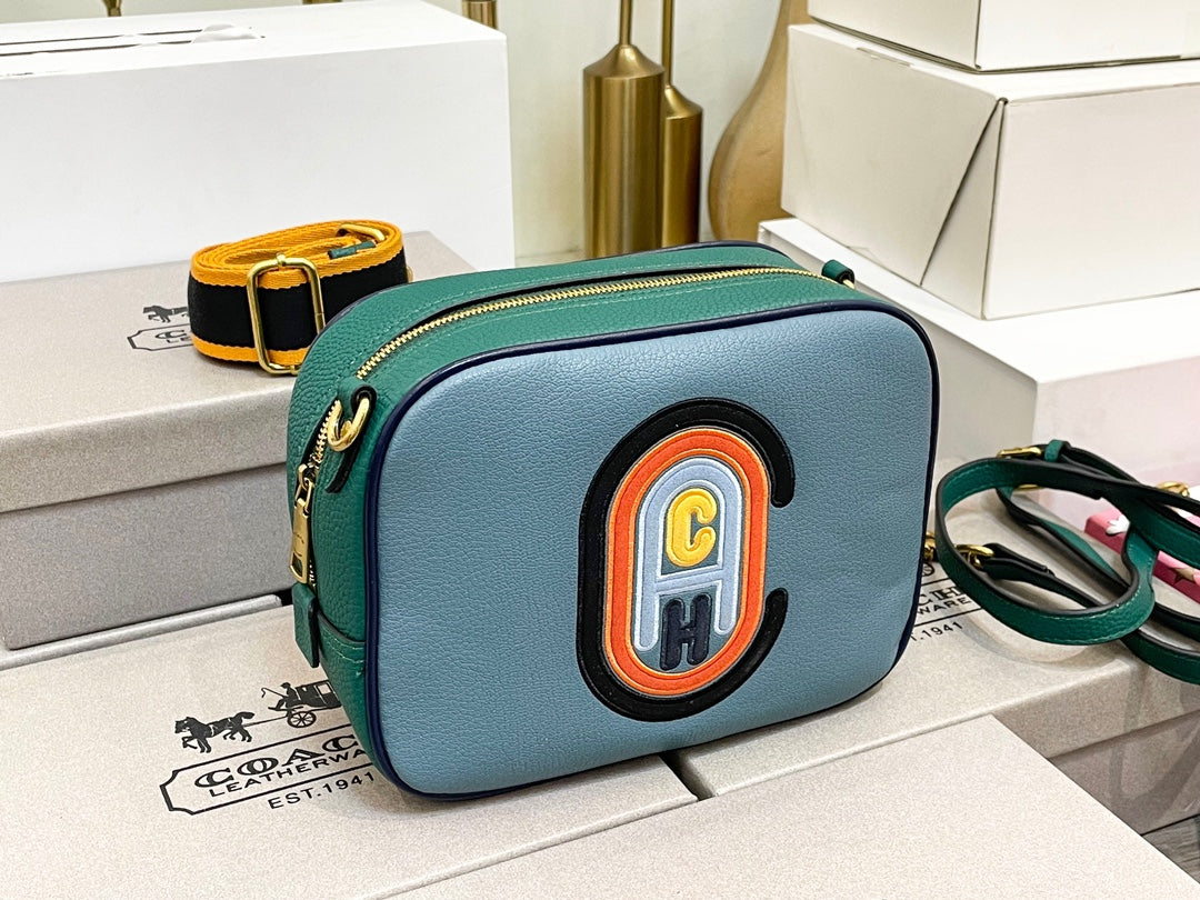 Co-BAG221