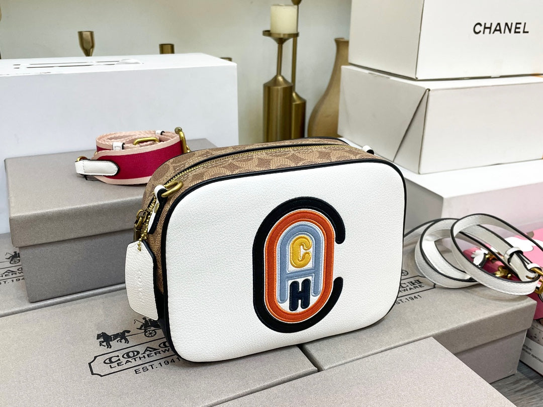 Co-BAG221