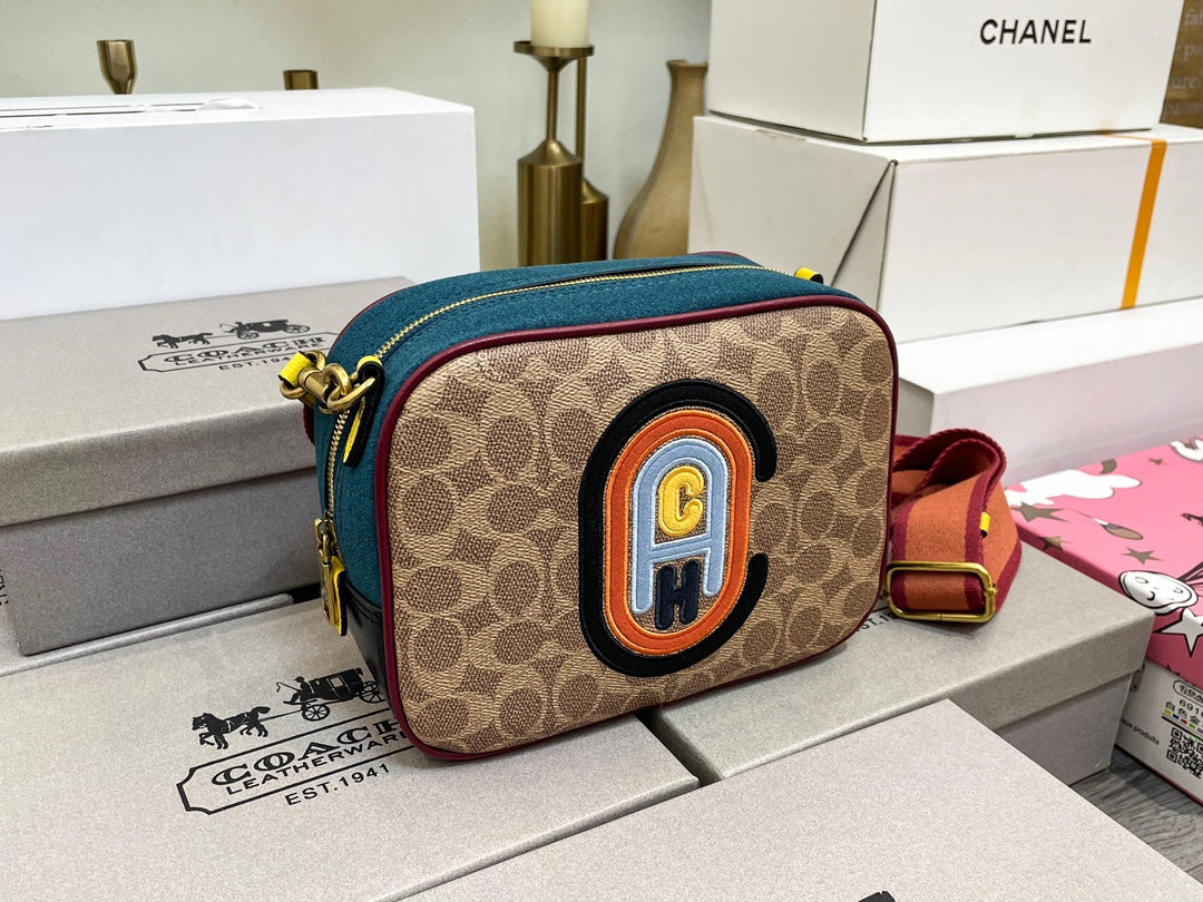 Co-BAG221