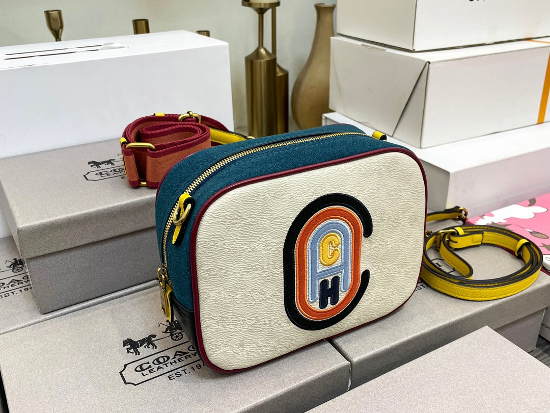 Co-BAG221
