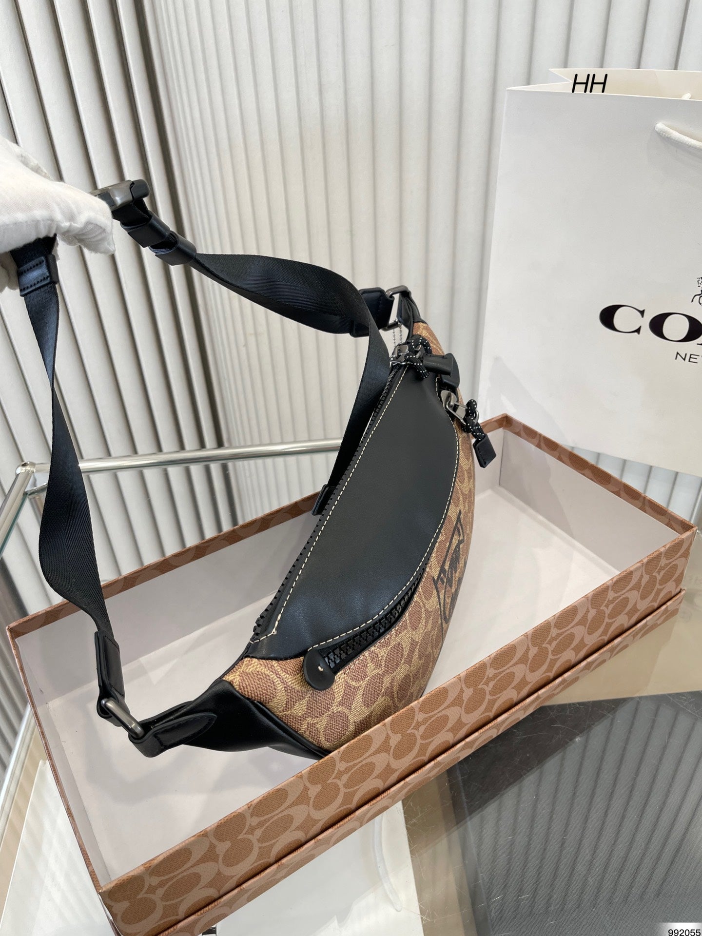 Co-BAG225