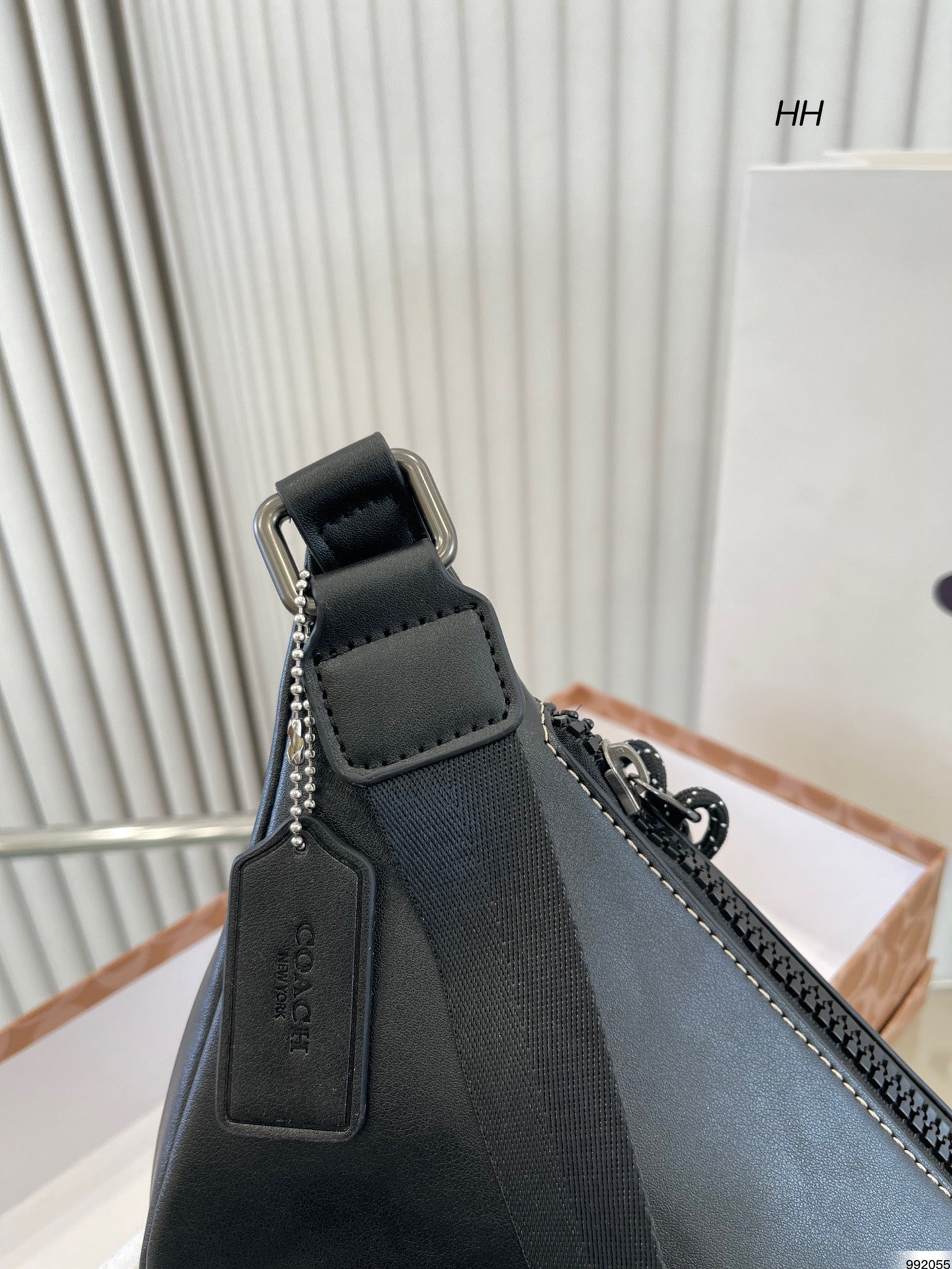 Co-BAG225