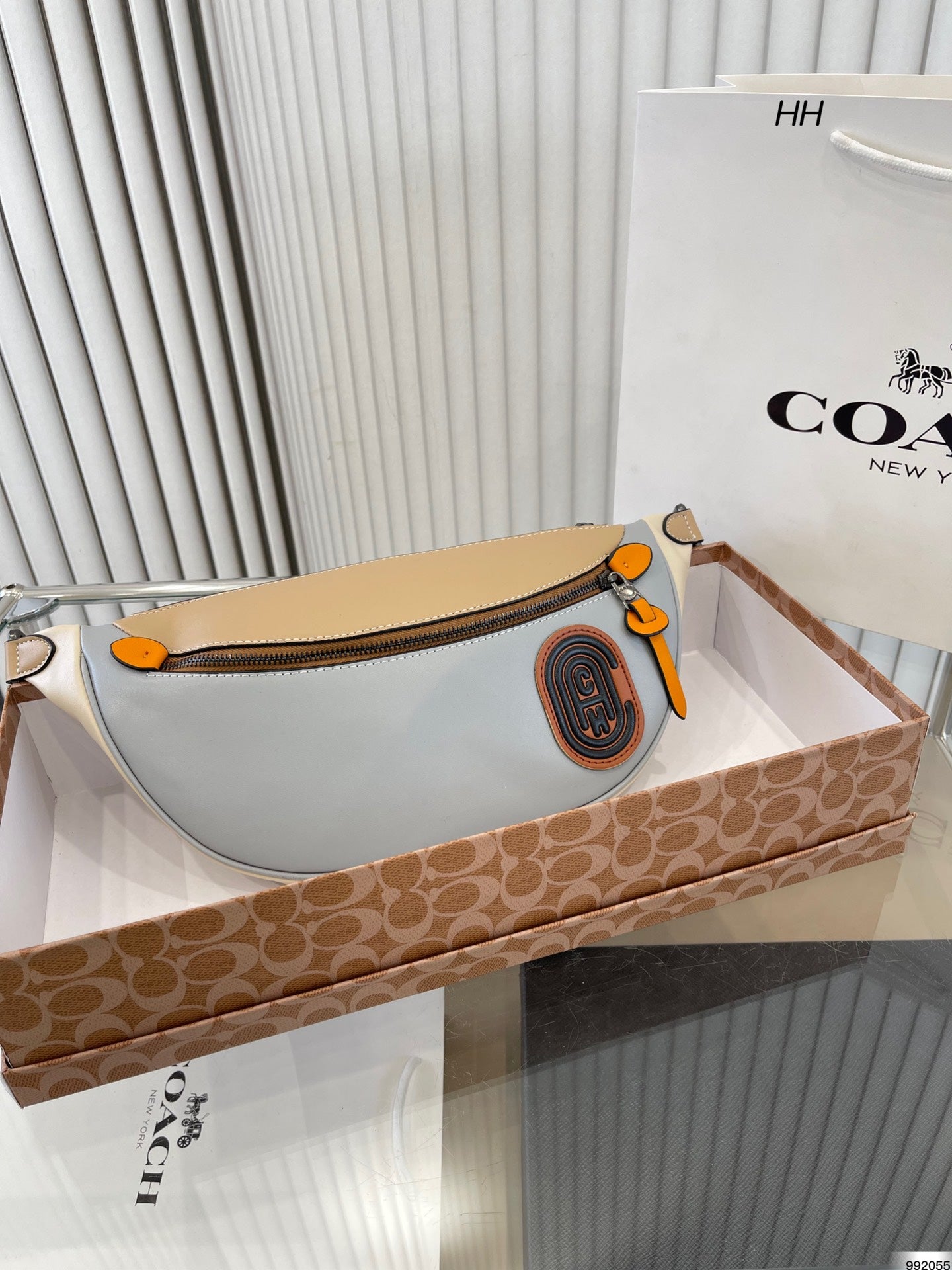 Co-BAG225
