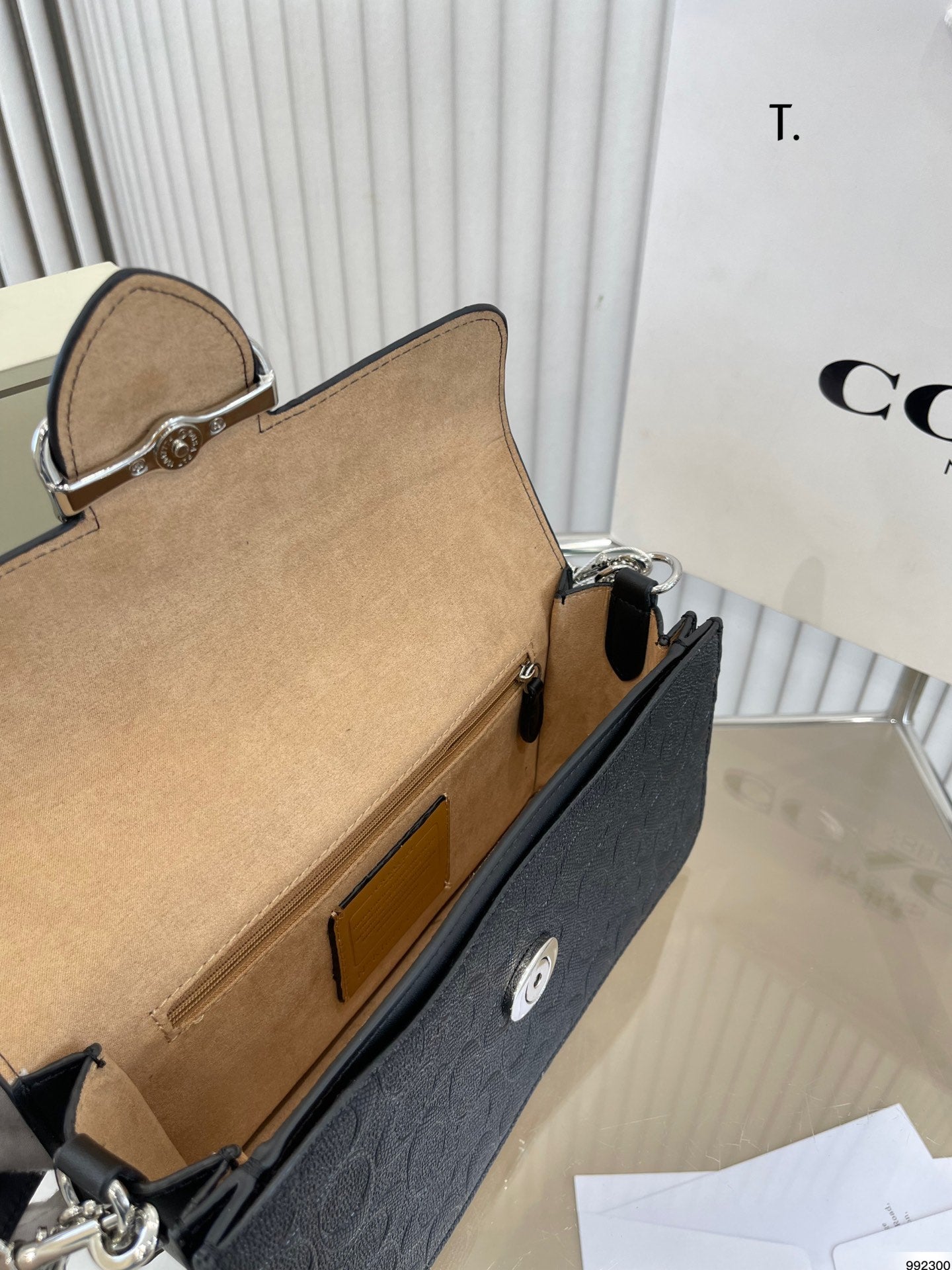 Co-BAG235