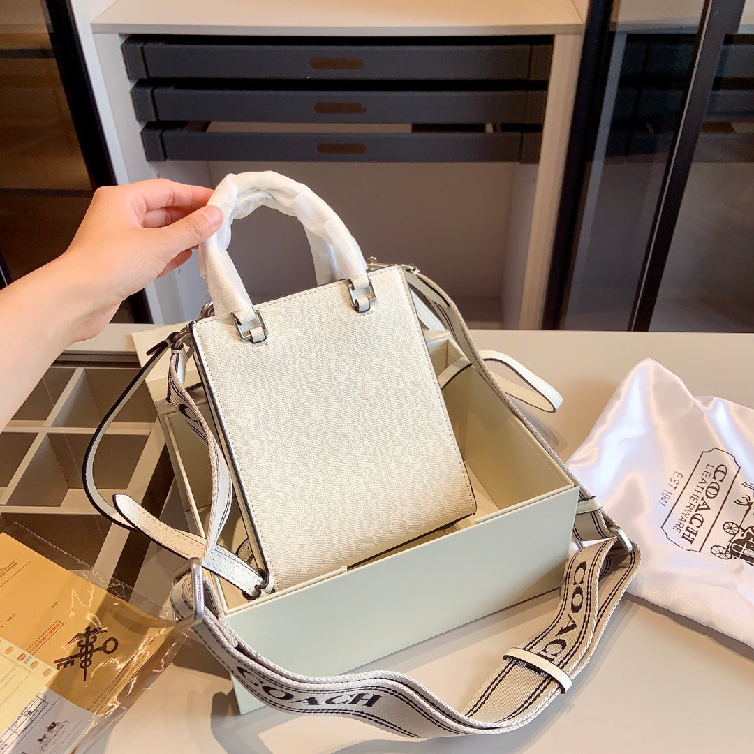 Co-BAG243