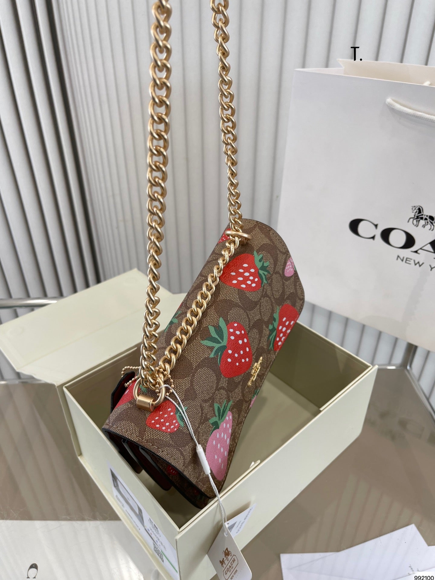 Co-BAG260