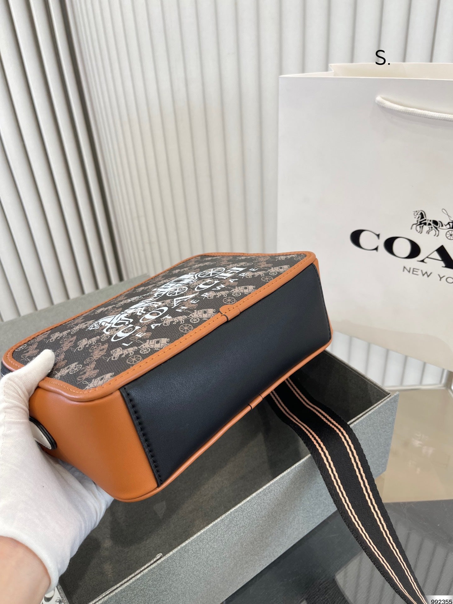 Co-BAG273