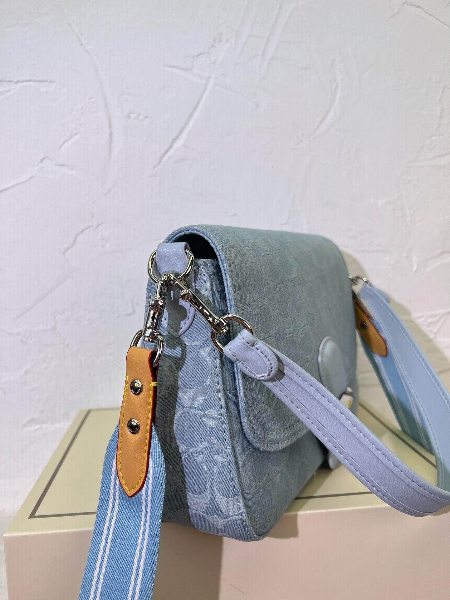 Co-BAG282