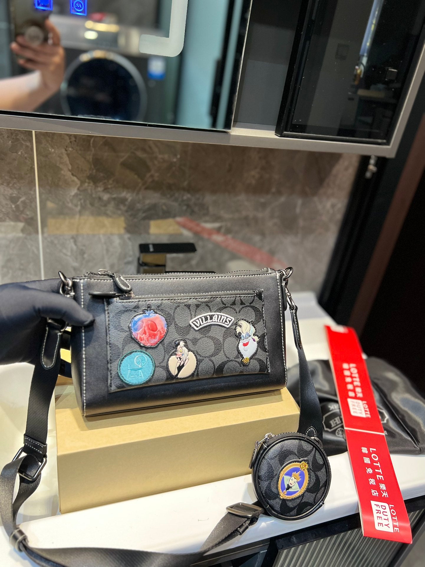 Co-BAG324