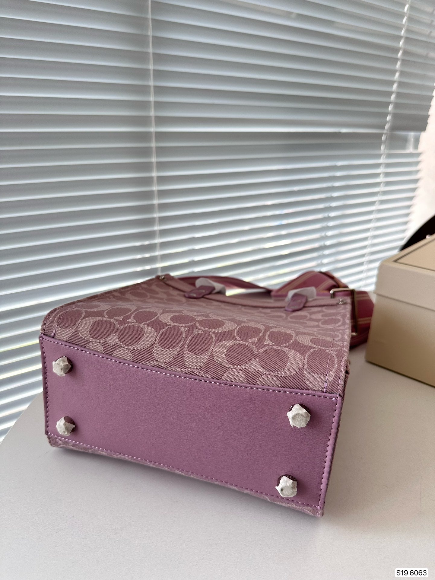 Co-BAG331