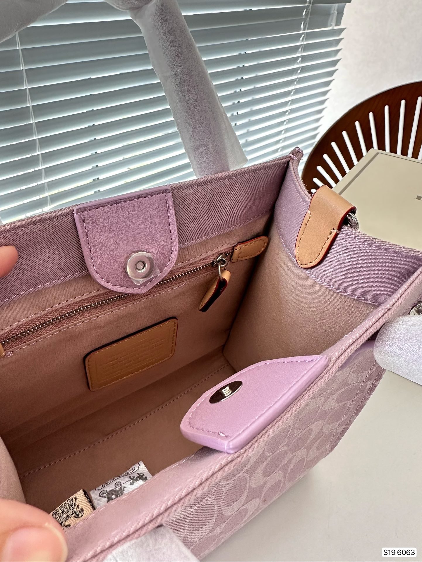 Co-BAG331
