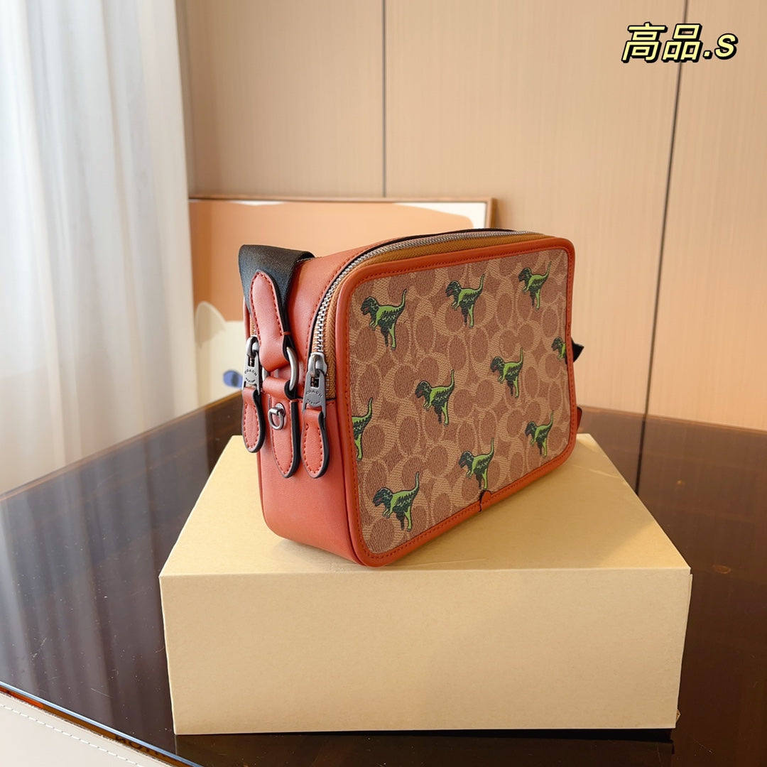 Co-BAG352