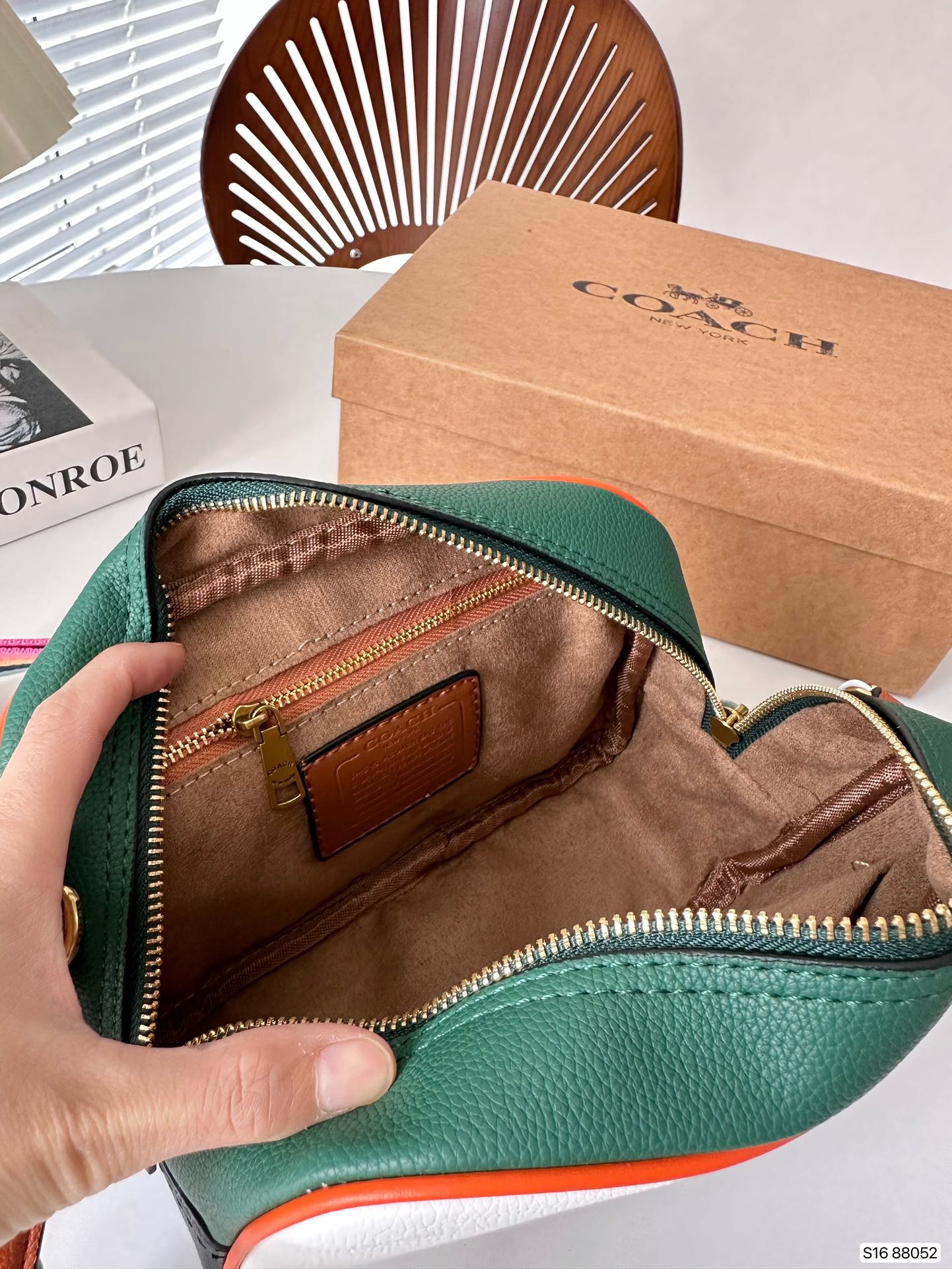 Co-BAG407