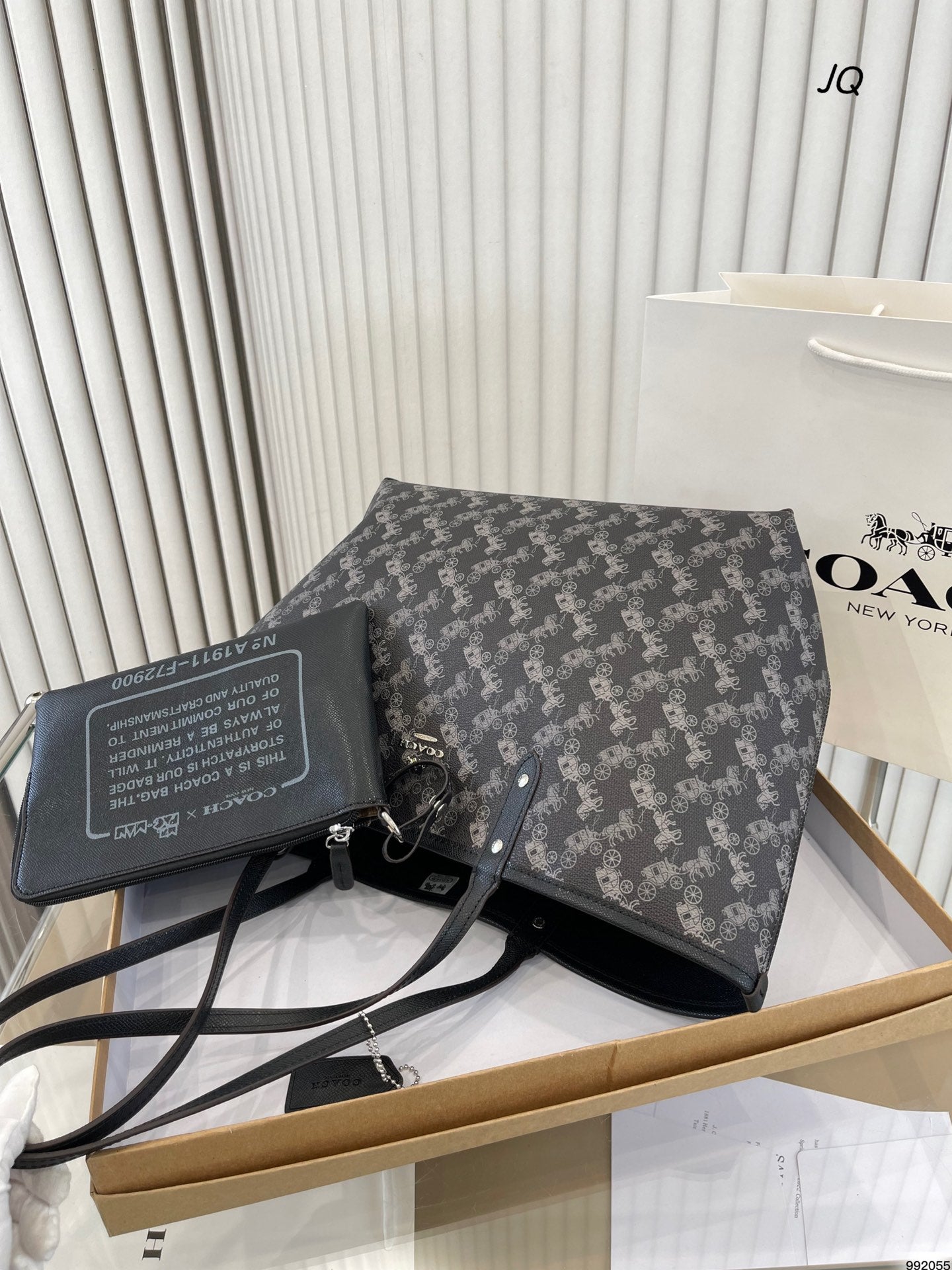 Co-BAG437