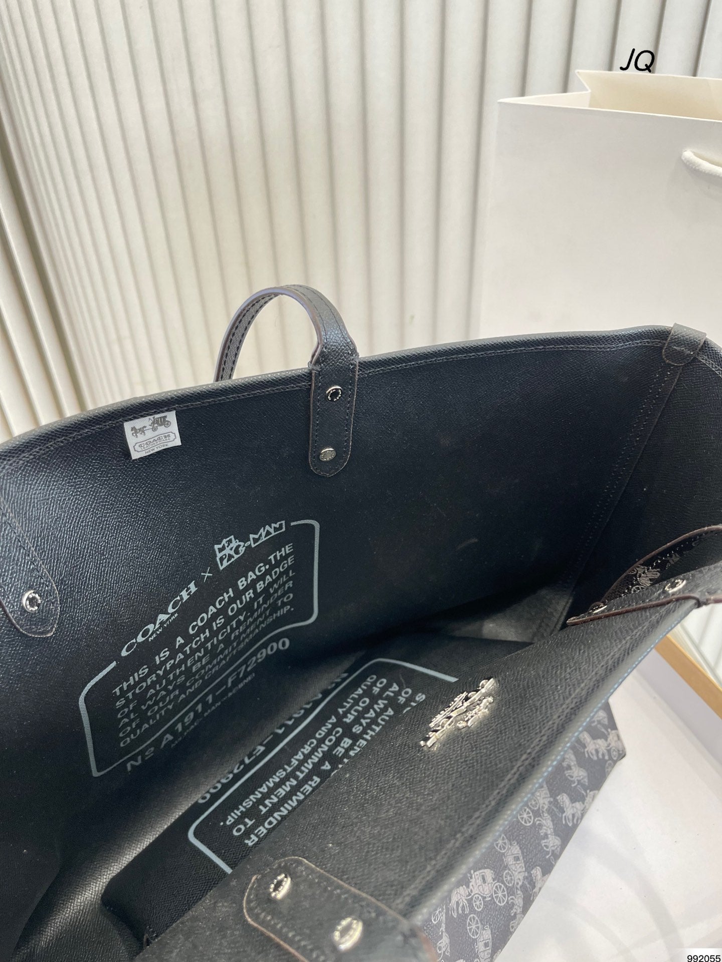 Co-BAG437