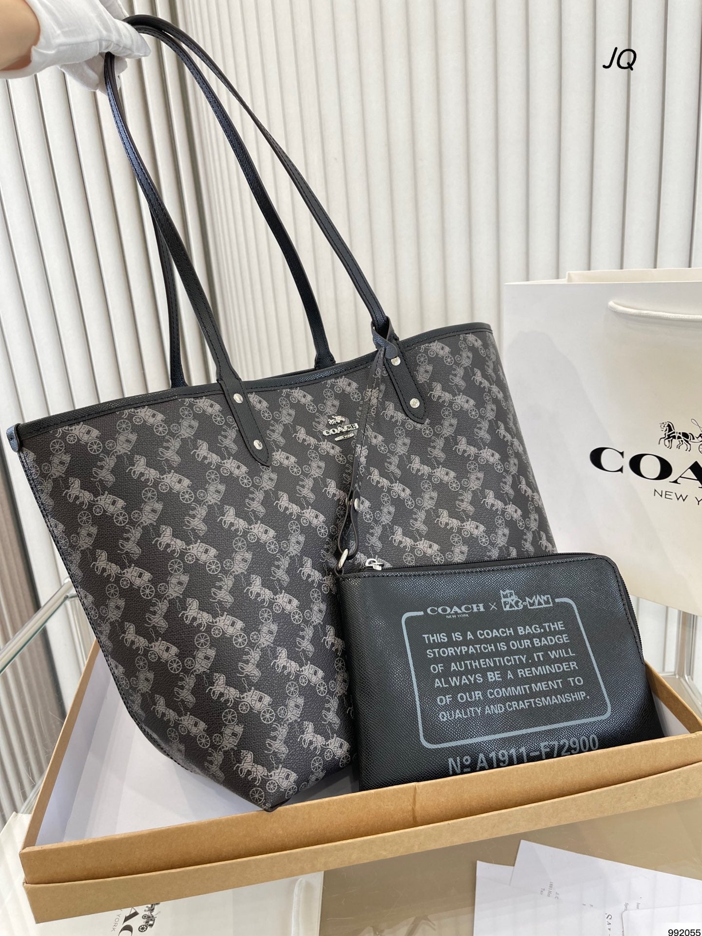 Co-BAG437