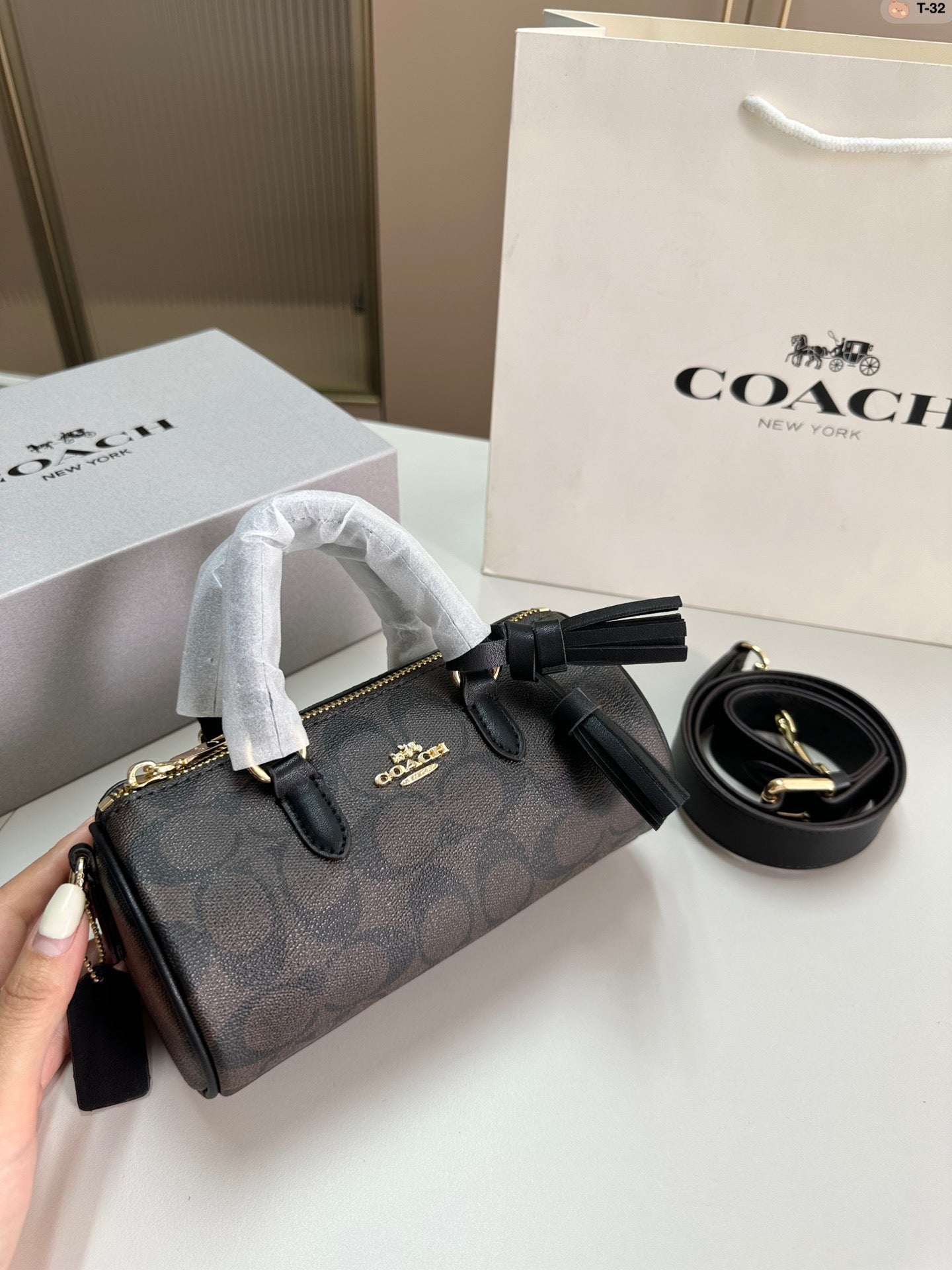 Co-BAG443