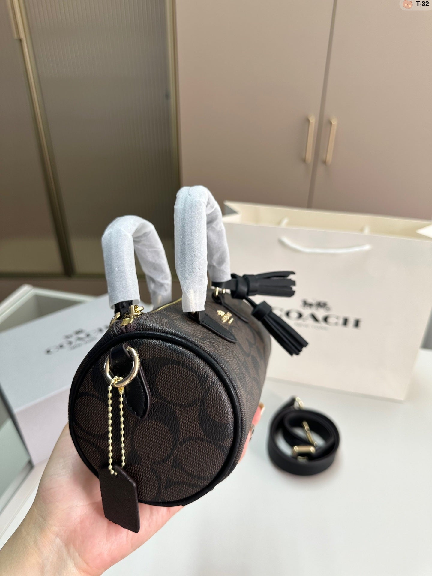 Co-BAG443