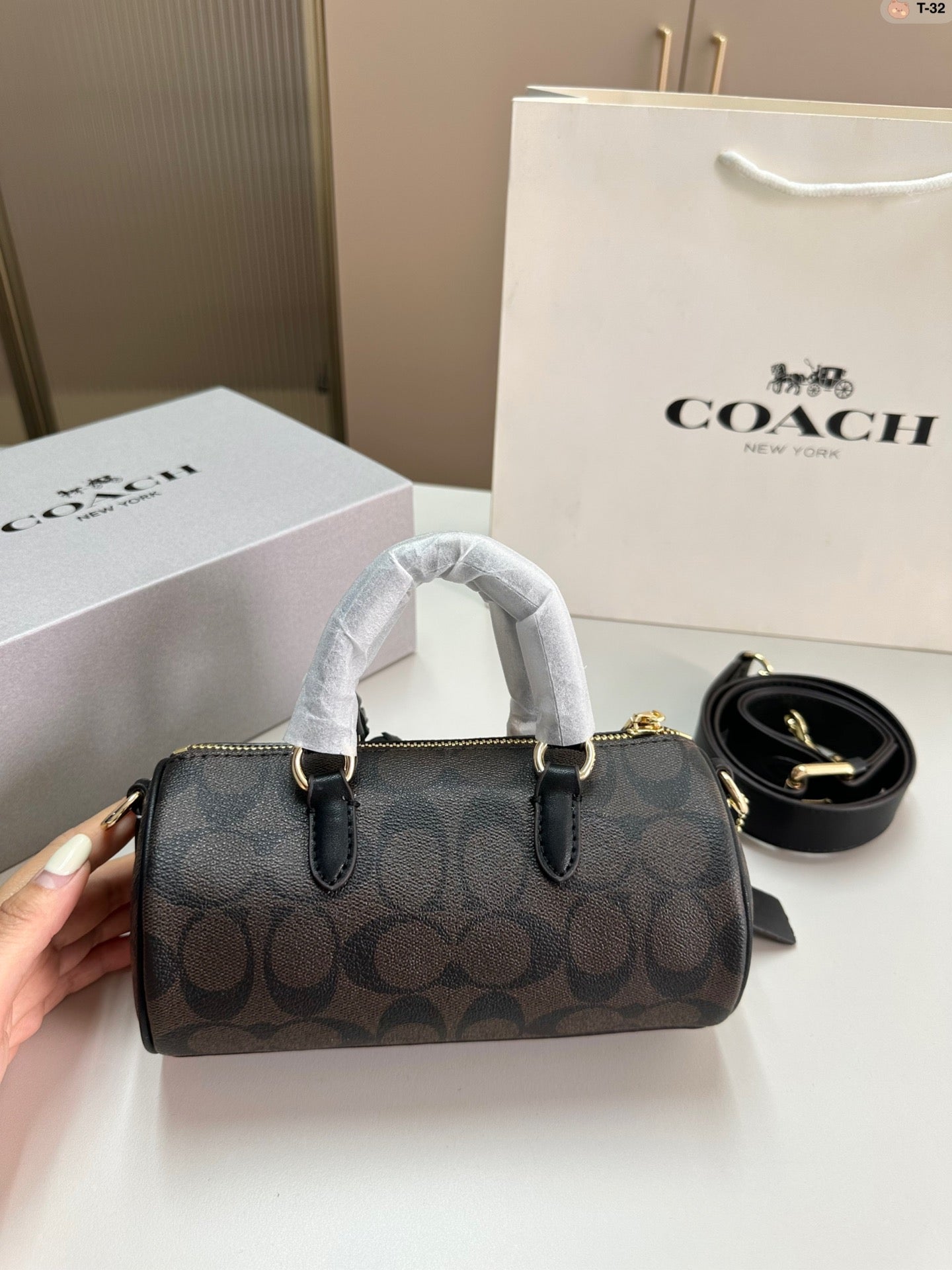 Co-BAG443