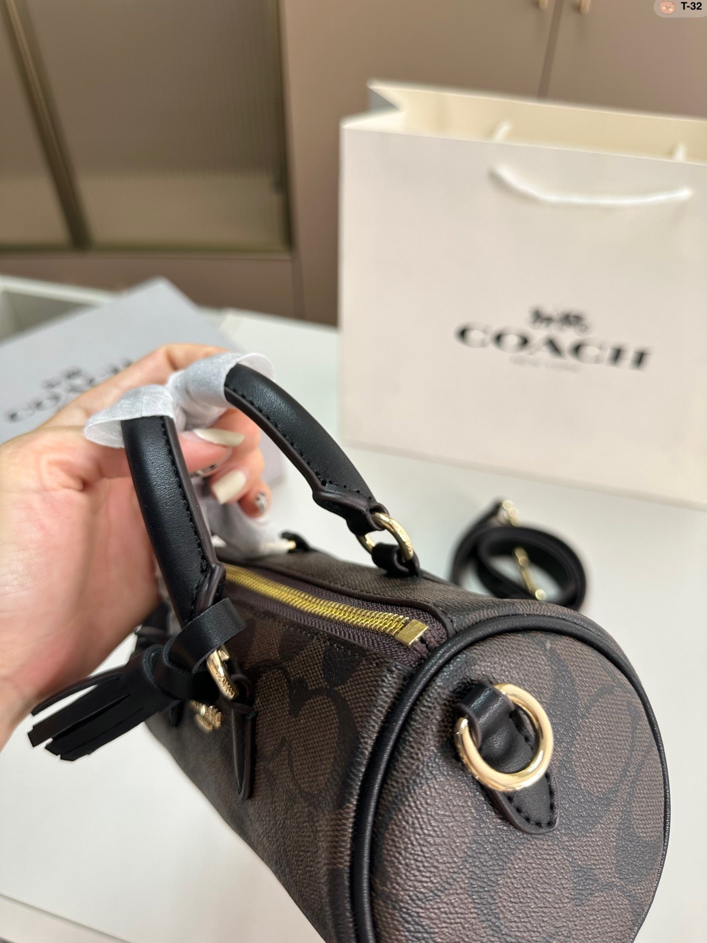 Co-BAG443
