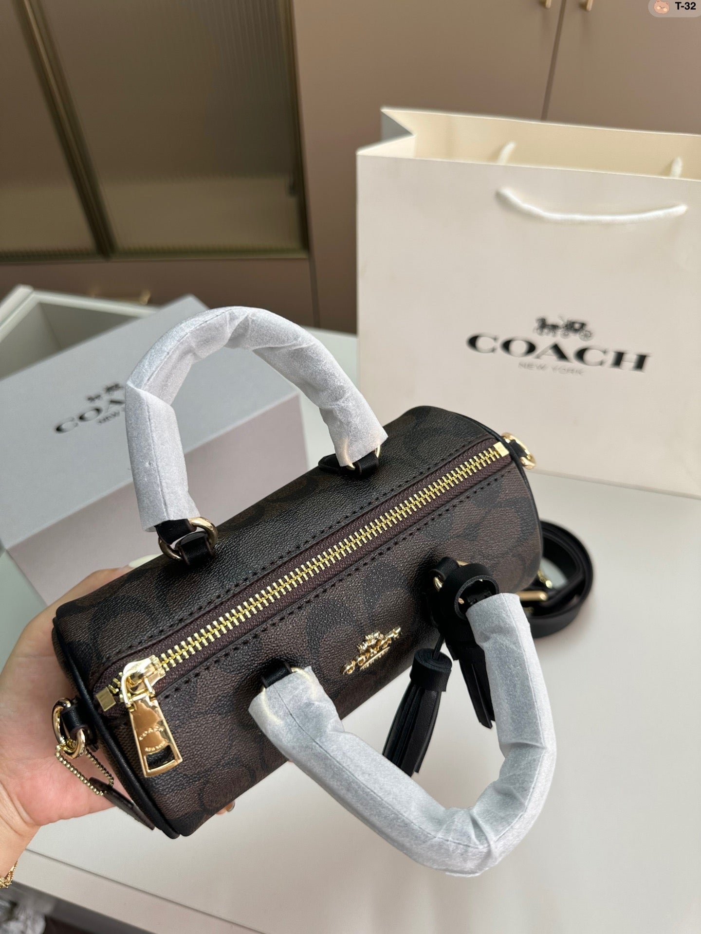 Co-BAG443
