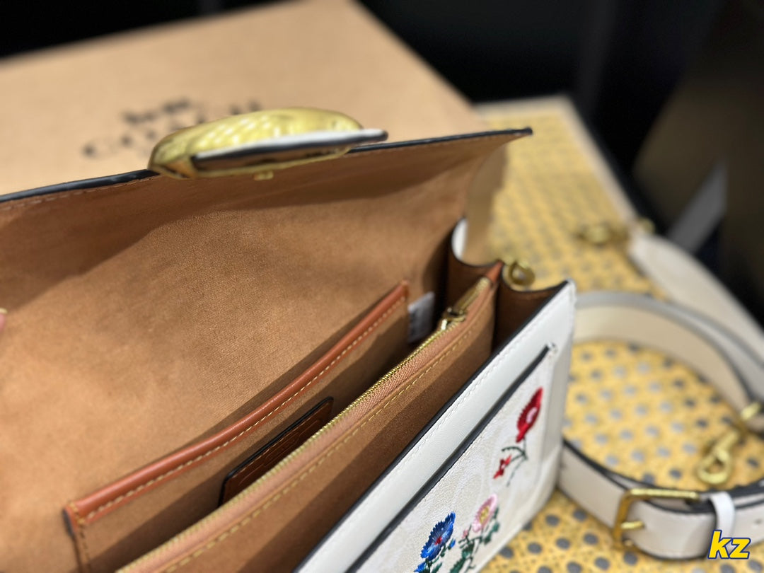 Co-BAG461
