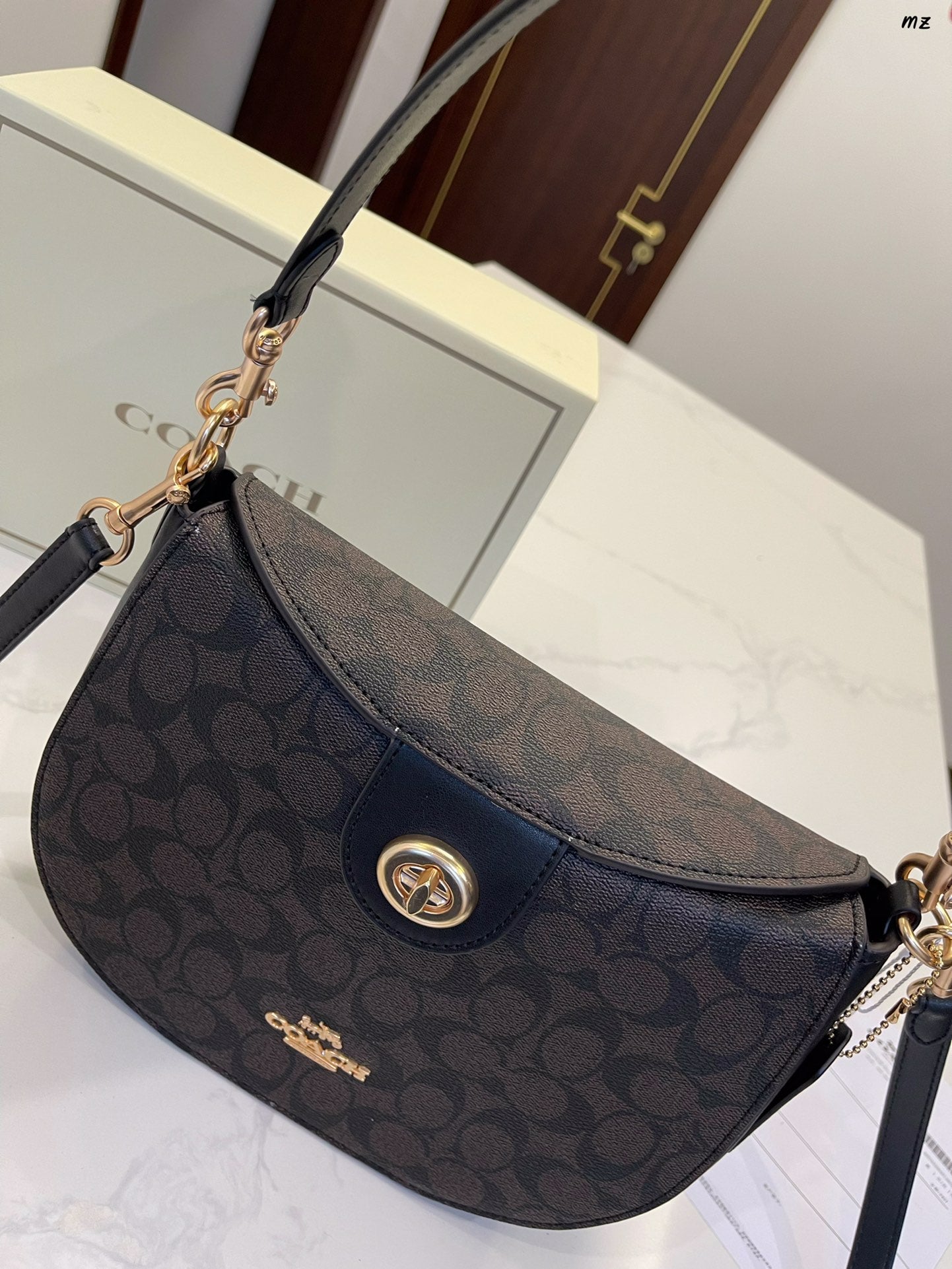 Co-BAG493