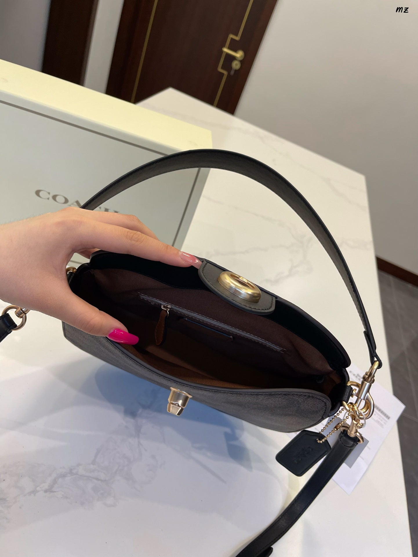 Co-BAG493