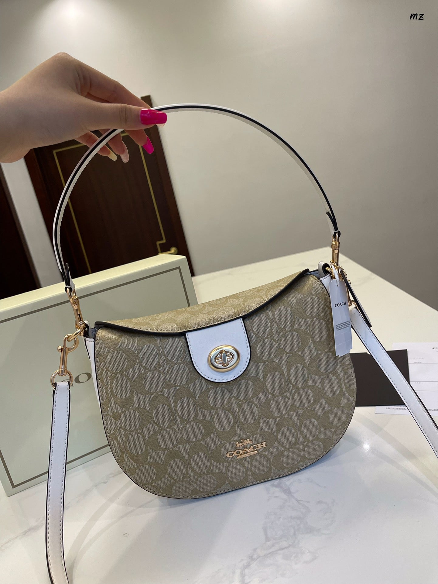 Co-BAG493