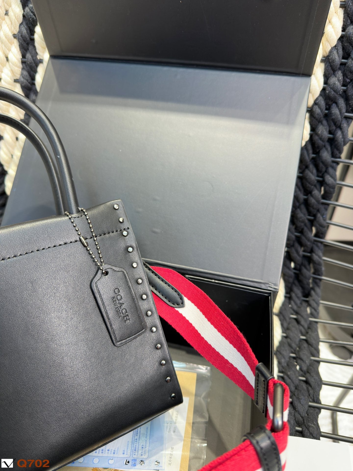 Co-BAG495