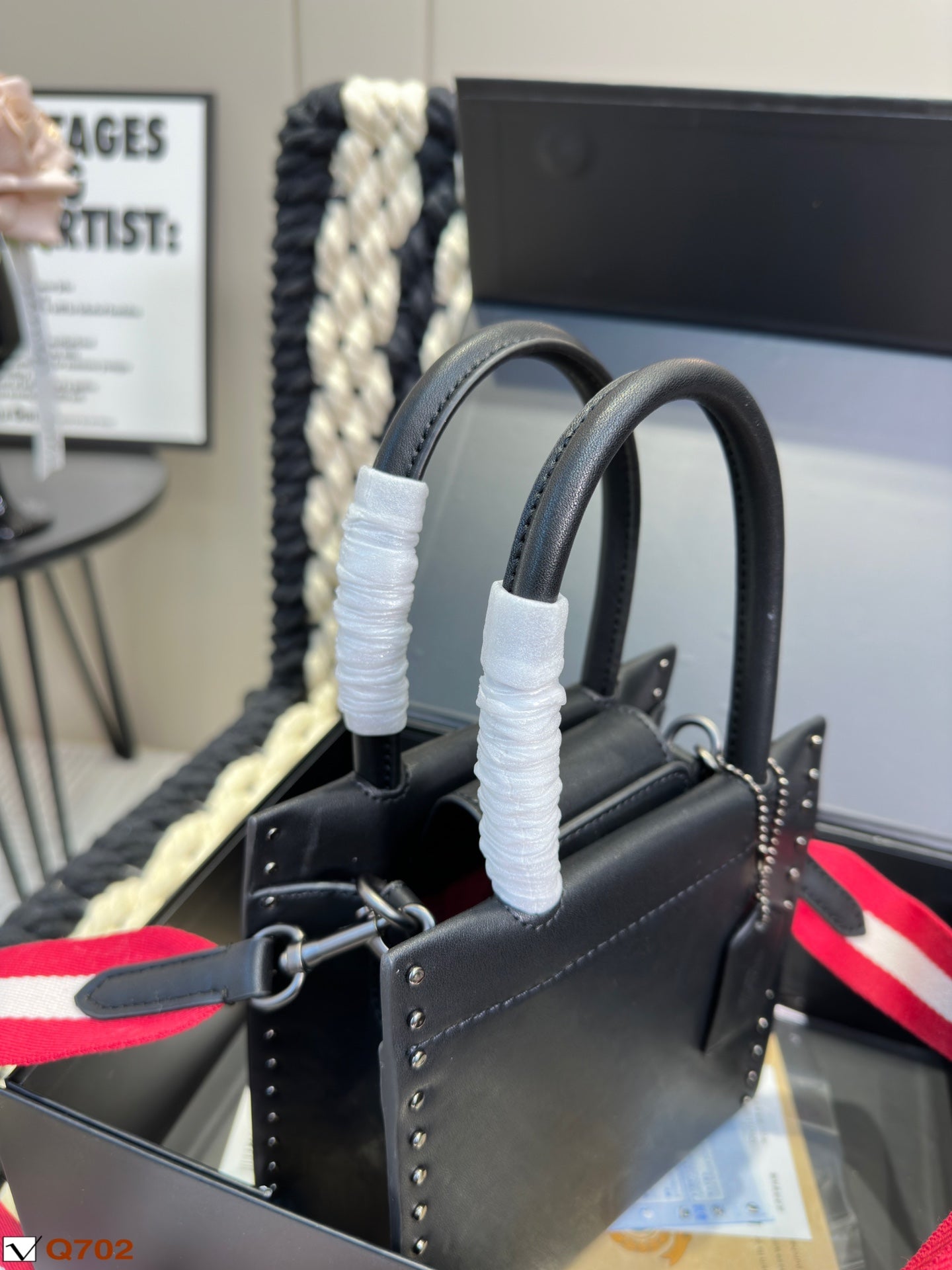Co-BAG495