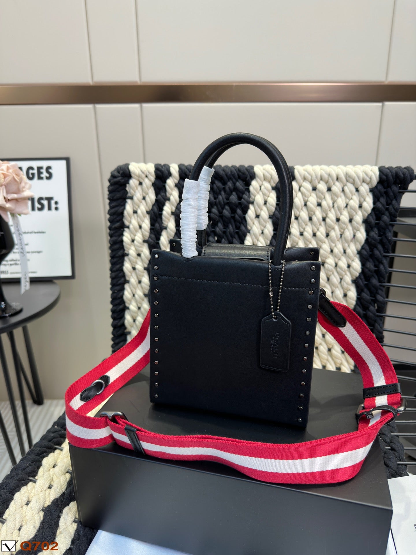 Co-BAG495