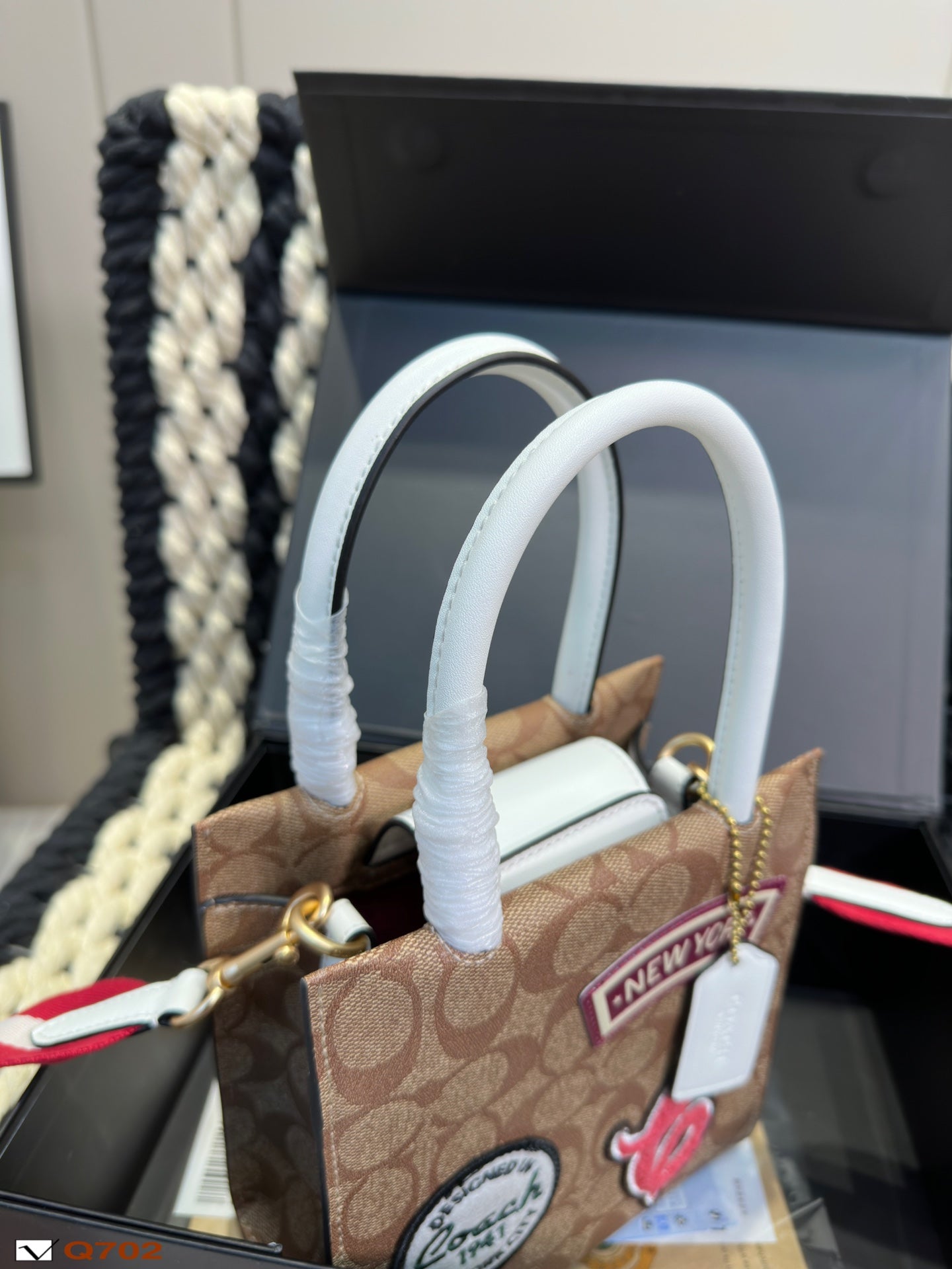 Co-BAG496