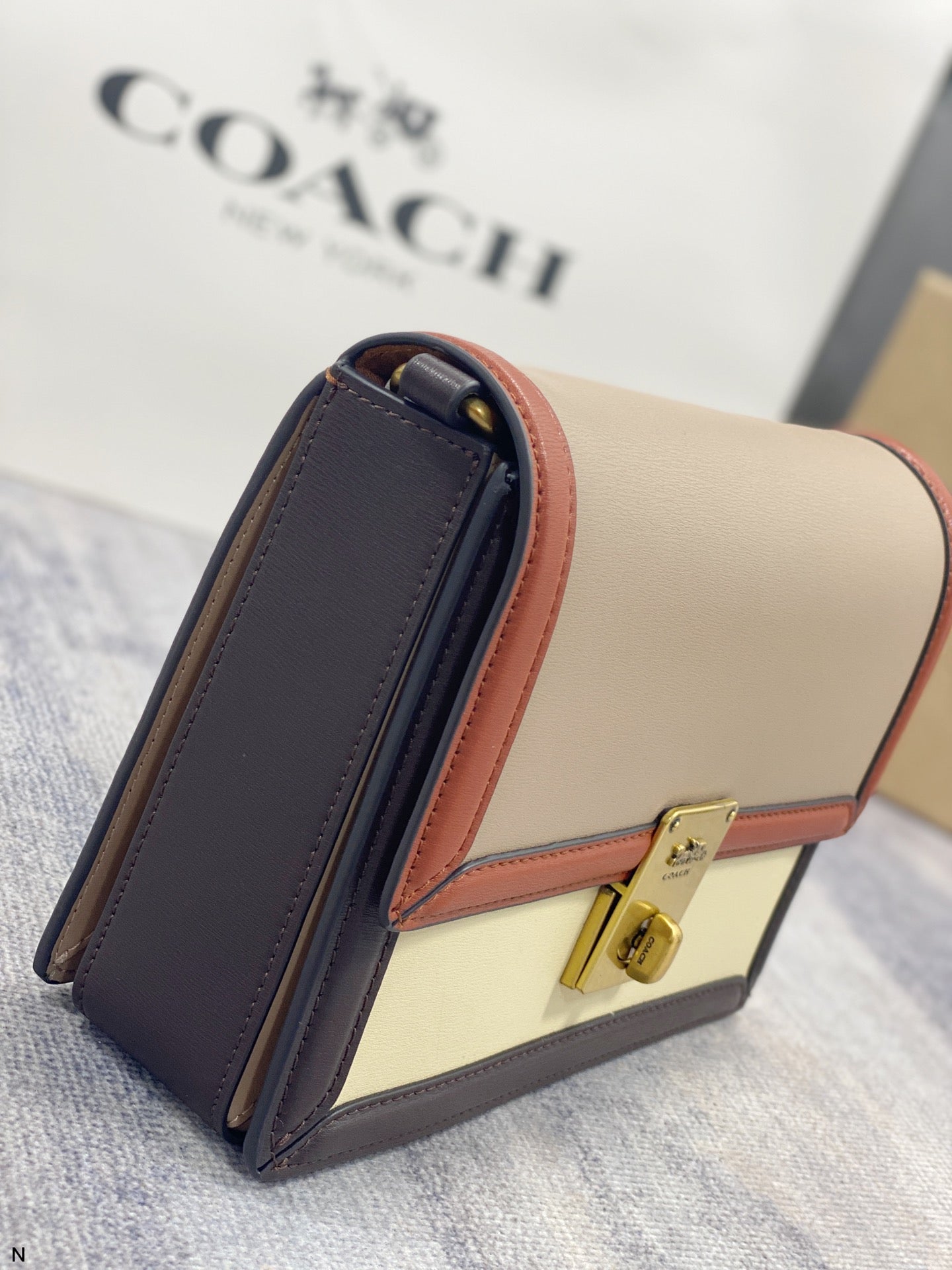 Co-BAG514