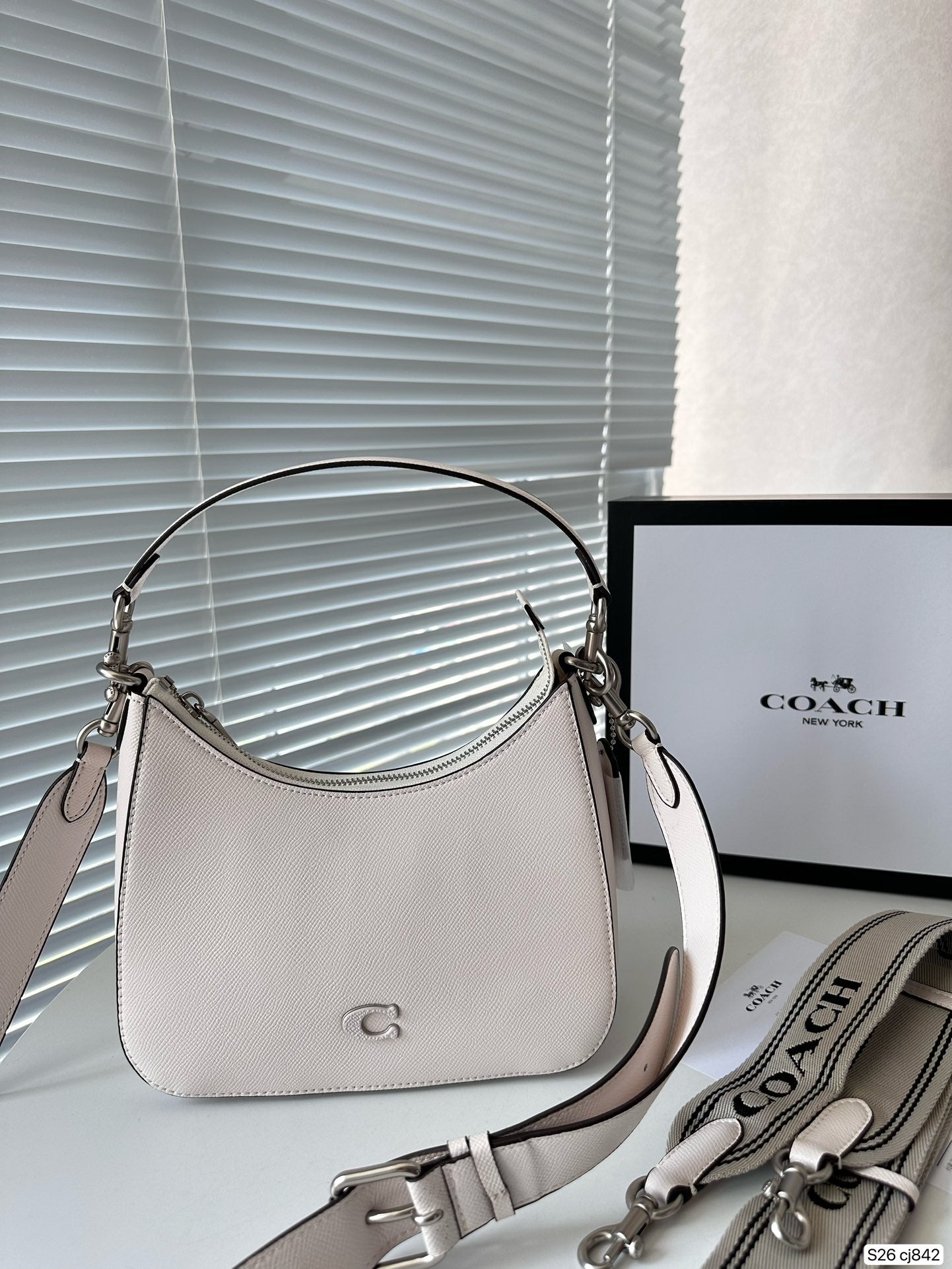 Co-BAG527