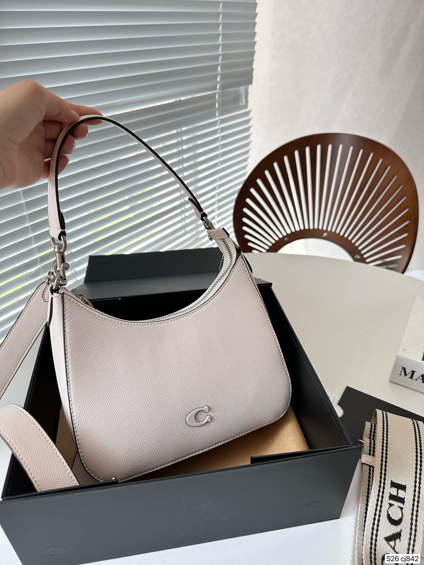 Co-BAG527