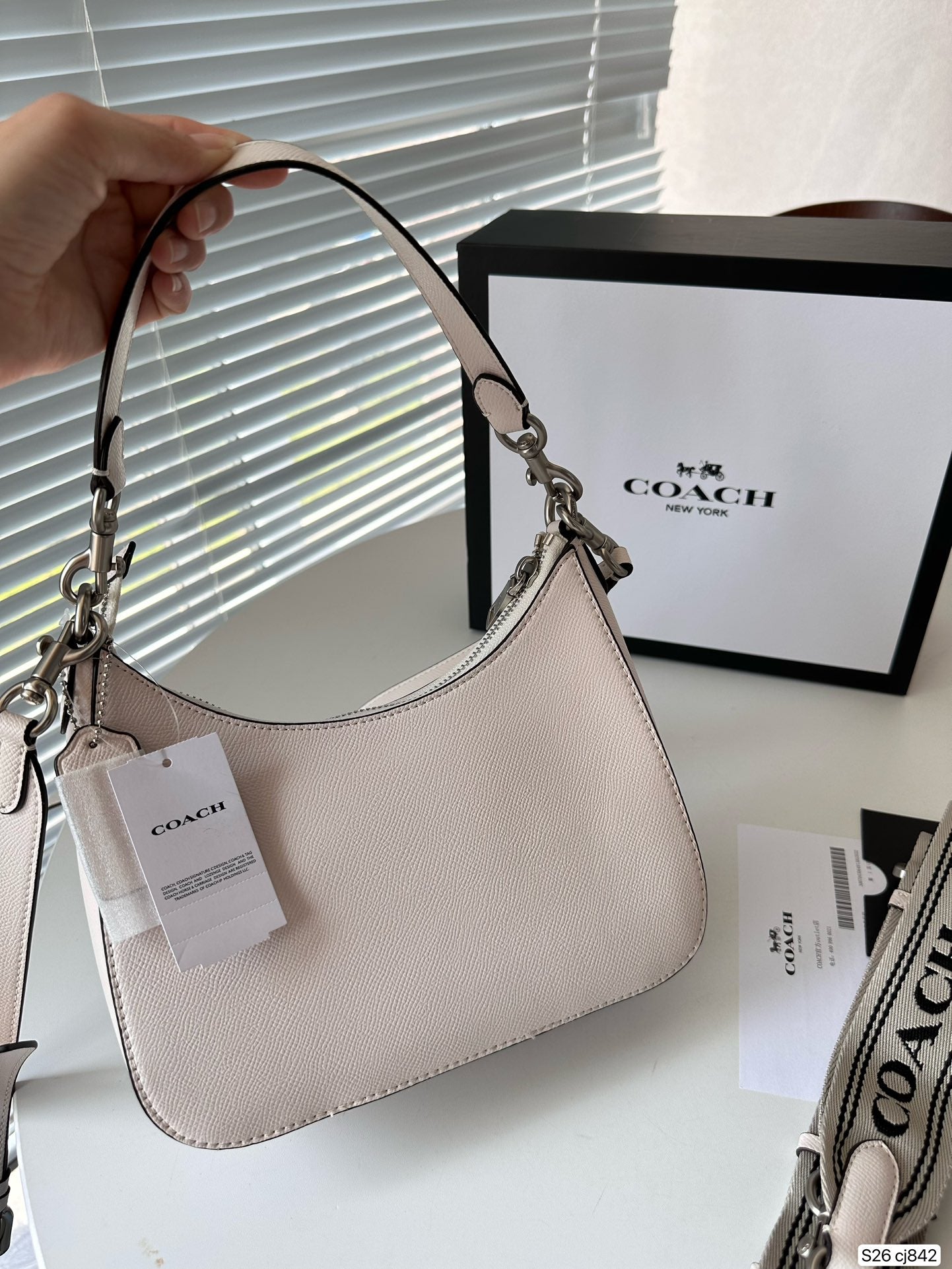 Co-BAG527