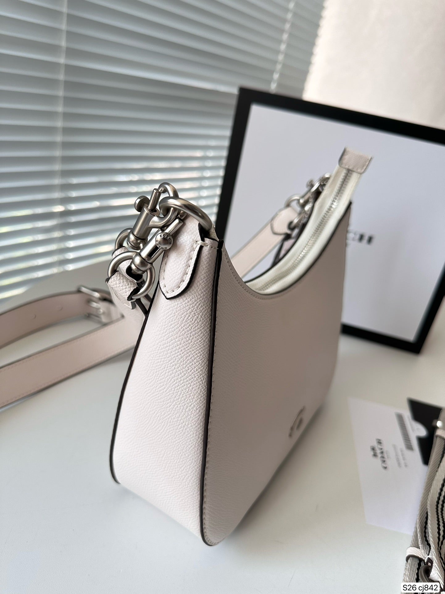 Co-BAG527