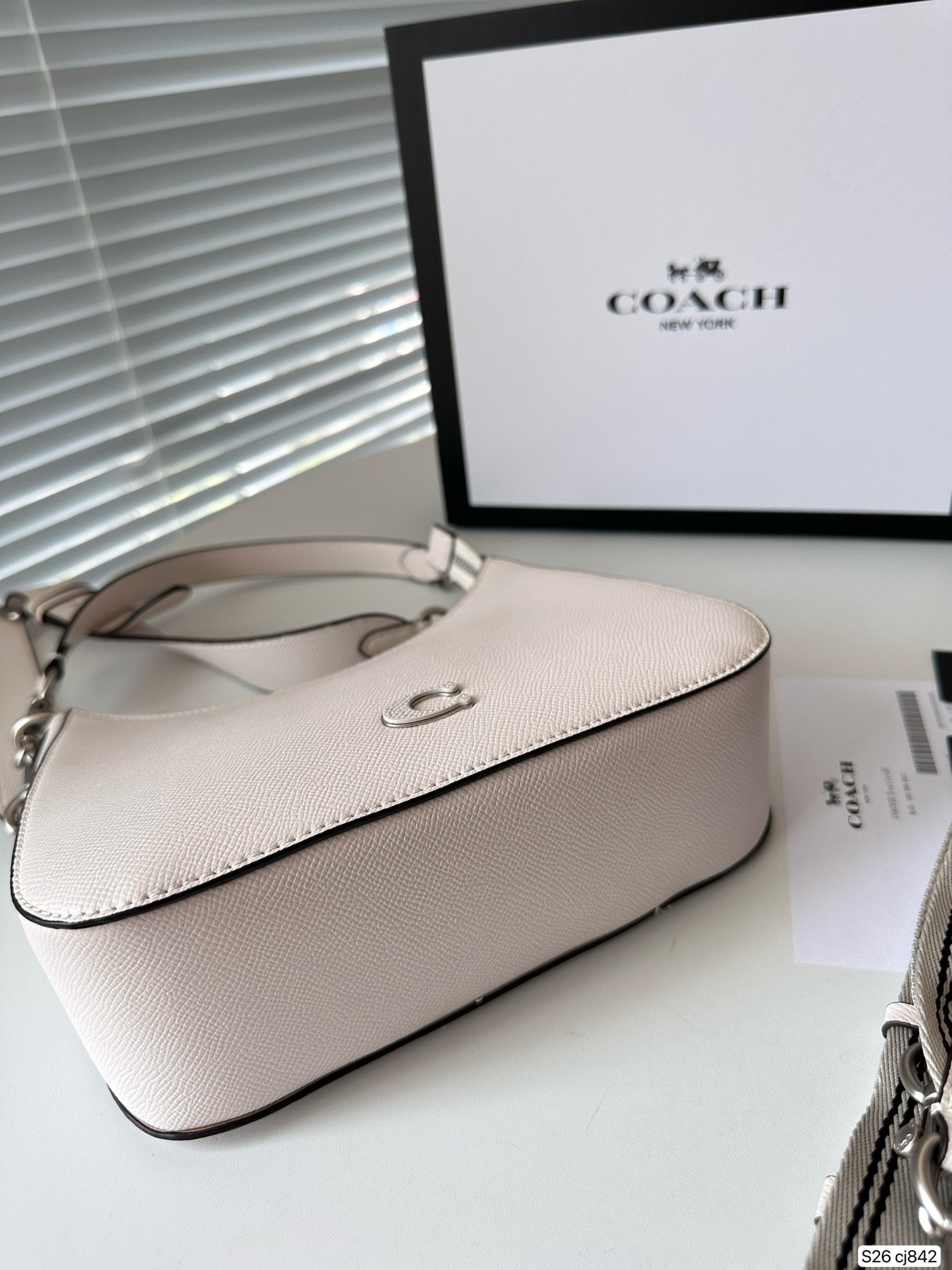 Co-BAG527