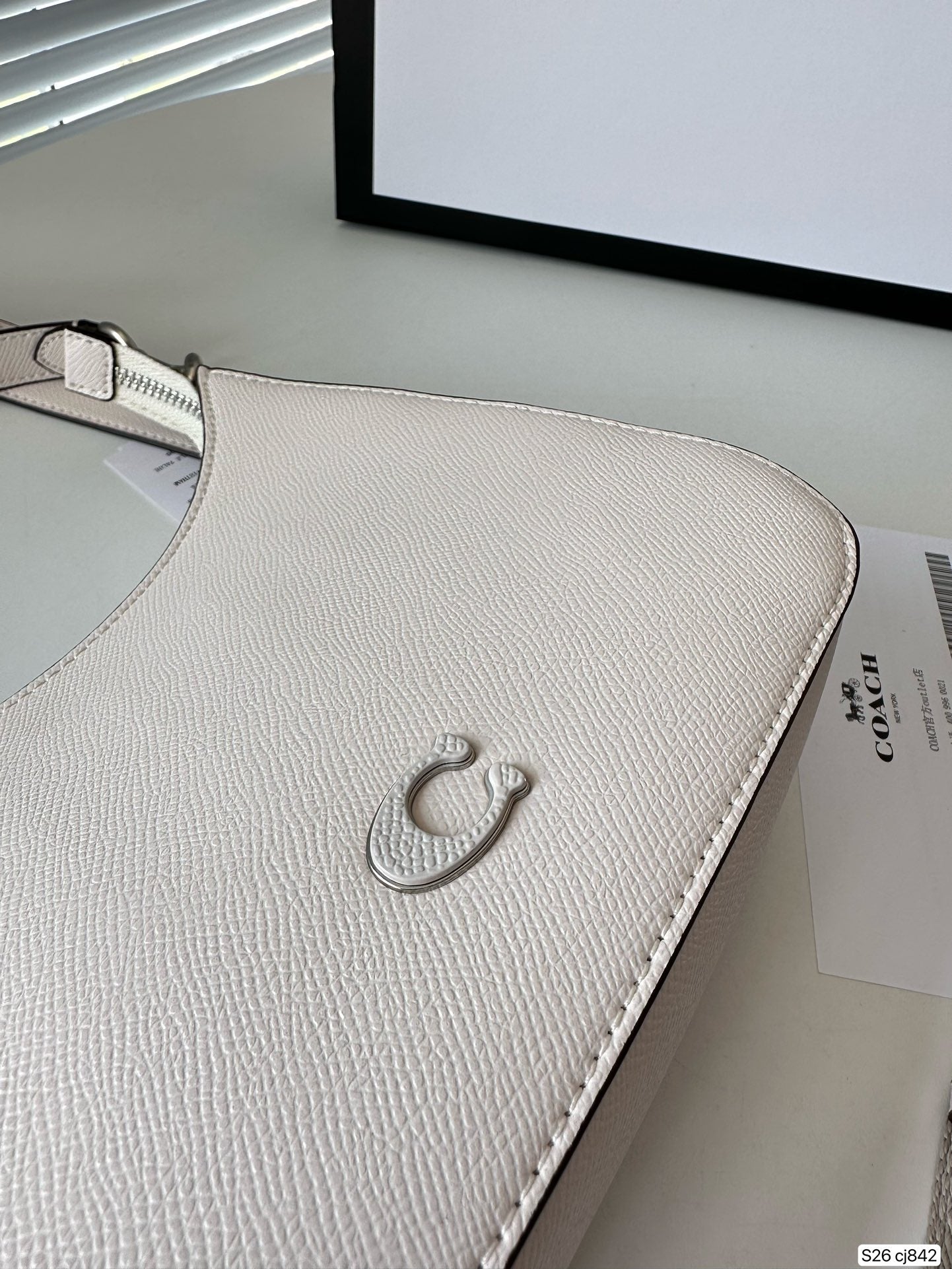 Co-BAG527