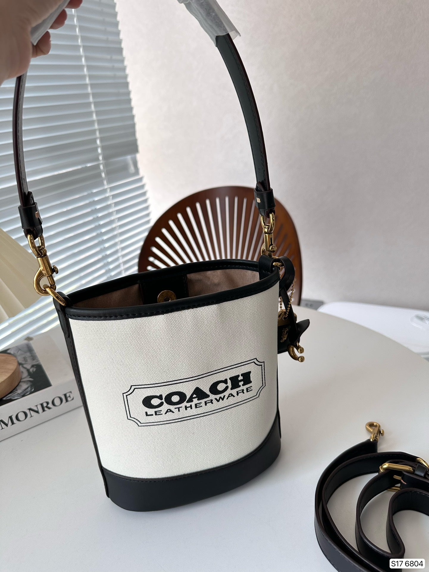 Co-BAG528