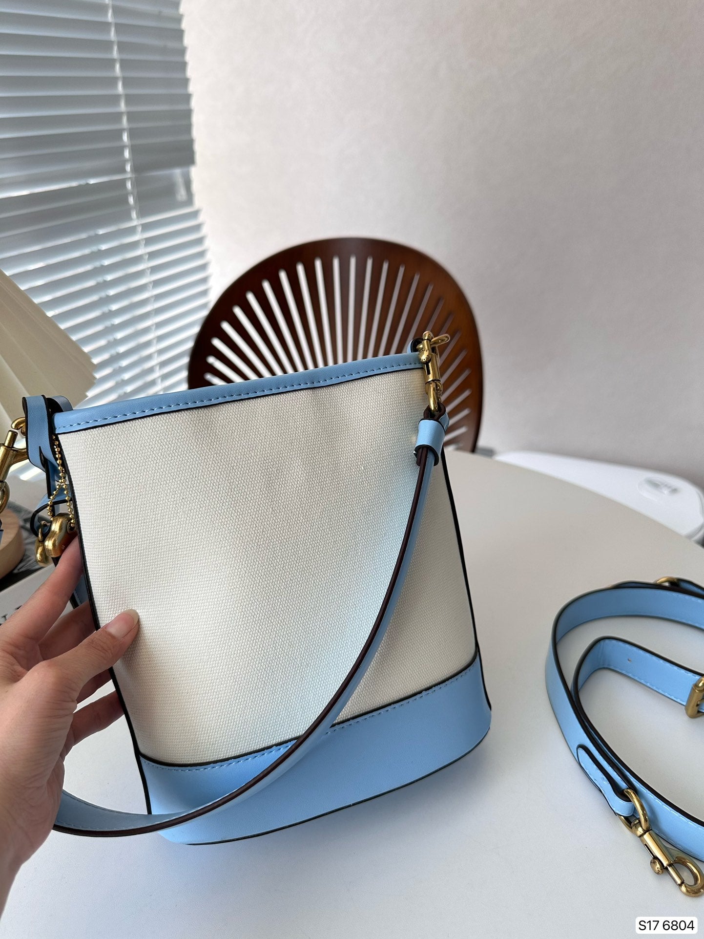 Co-BAG528