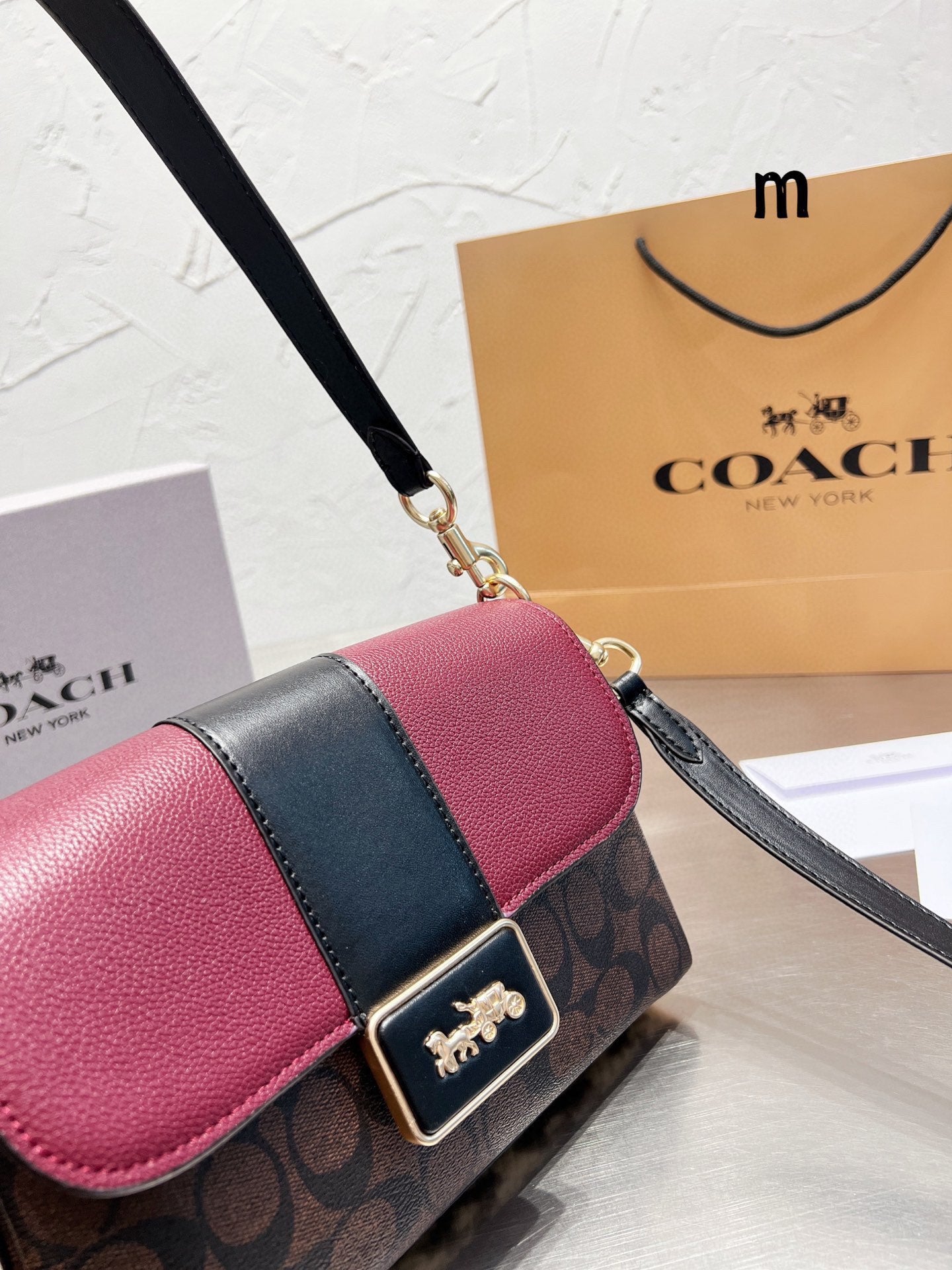 Co-BAG544