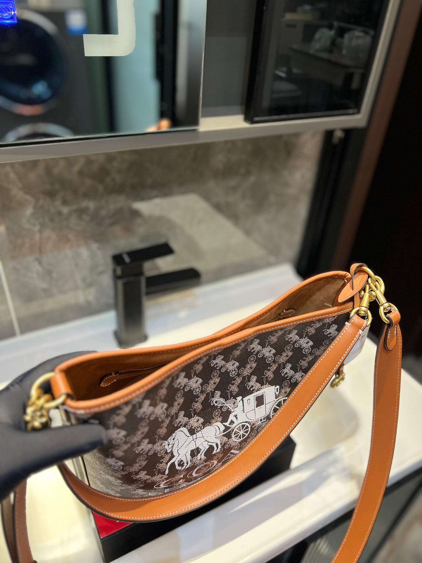 Co-BAG546